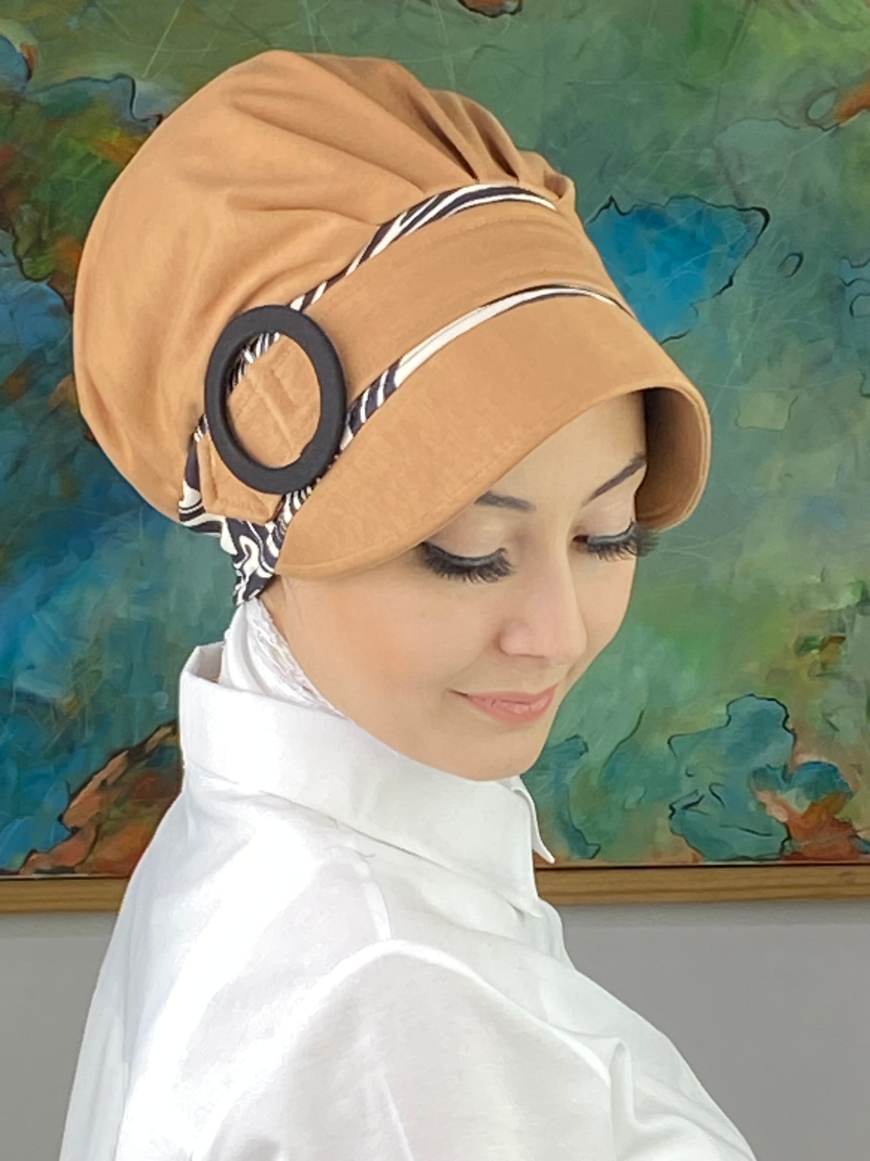 Nazlı Model Tokalı İnce Çizgili Zebra Desen Tesettür Şapka