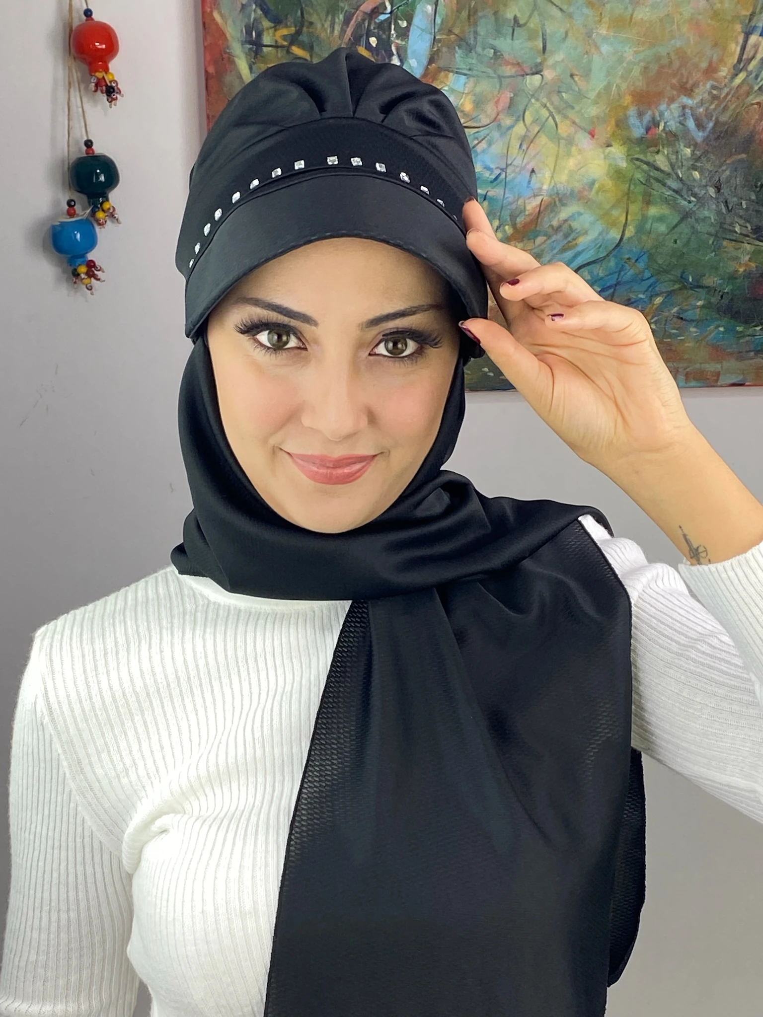 KARE TAŞ DETAYLI ŞAPKA 