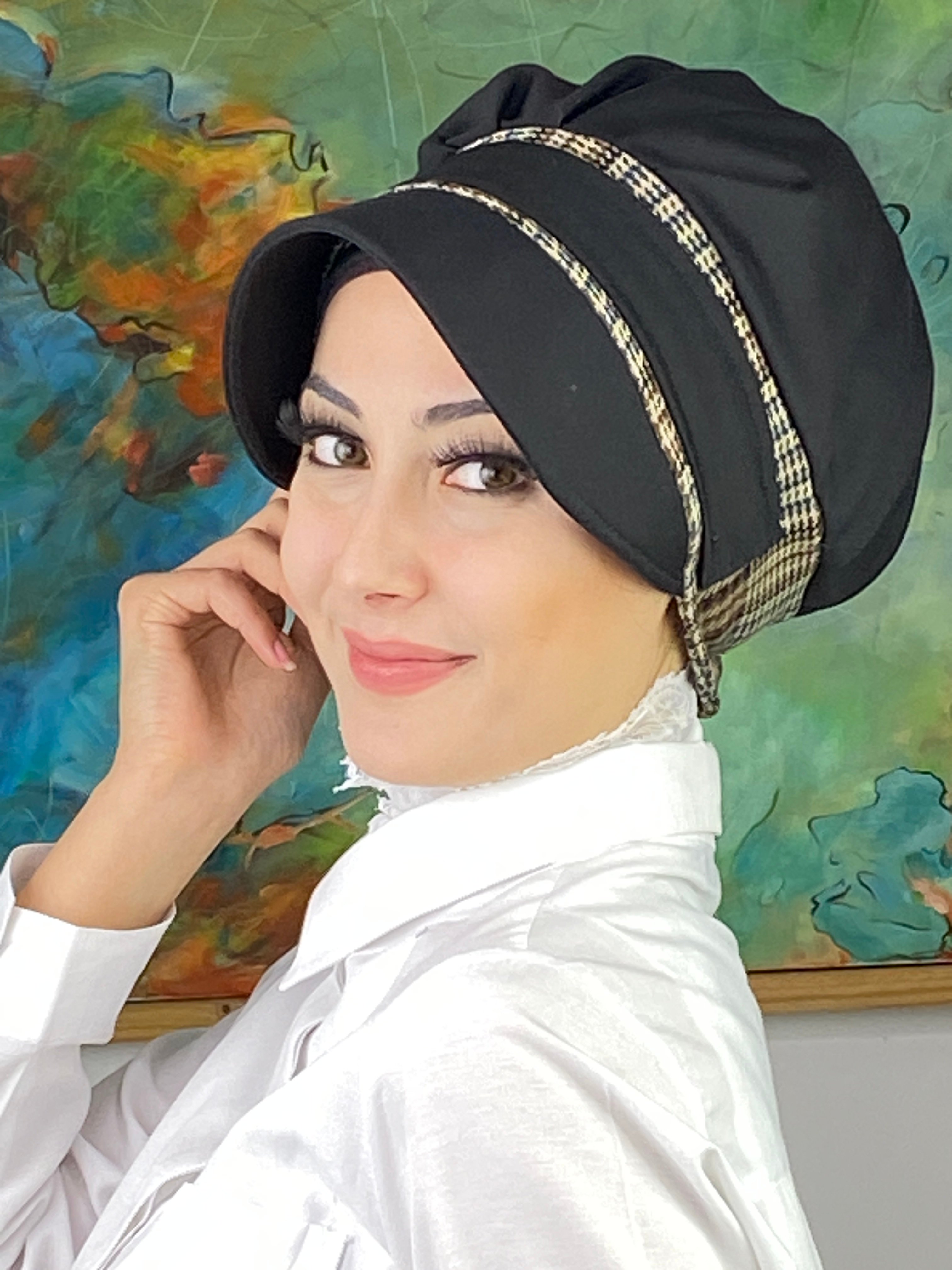 Nazlı Model Tokalı Ekoseli Tesettür Şapka