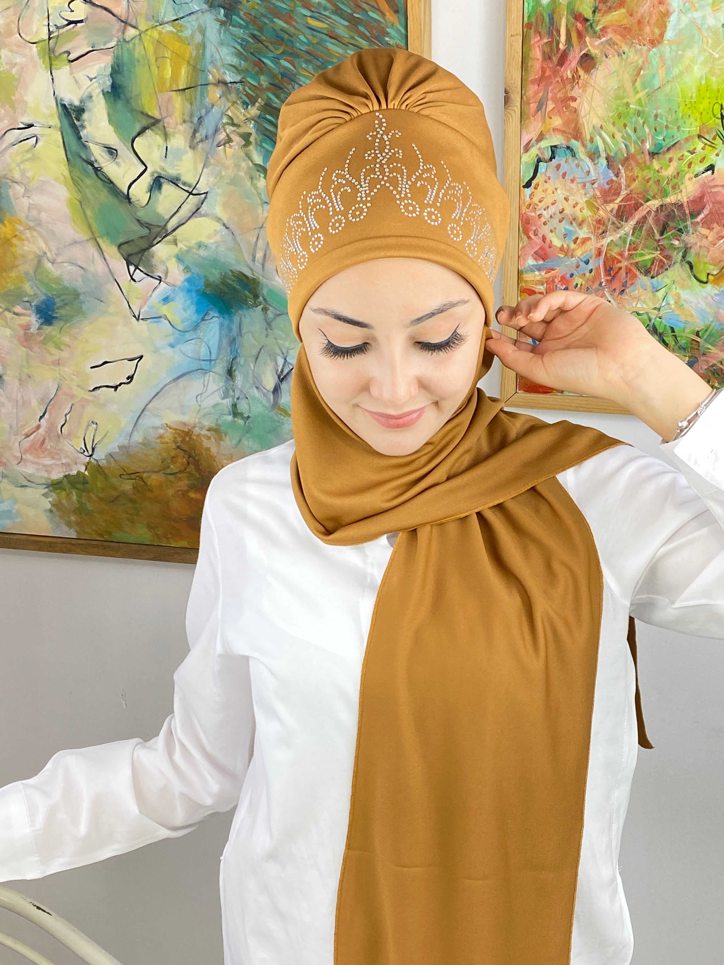 Taç Model Atkılı Bone