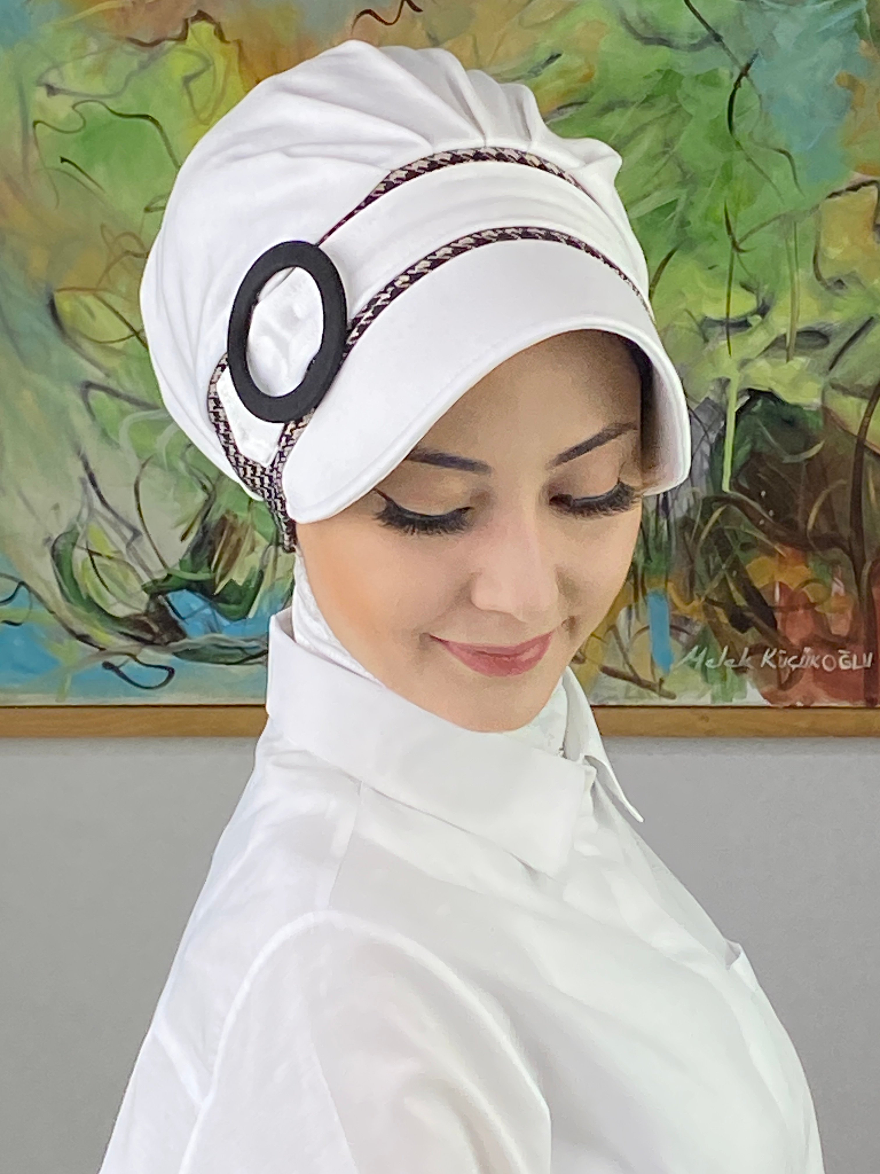 Nazlı Model Tokalı İri Sütlü Kahve Kazayaklı Tesettür Şapka