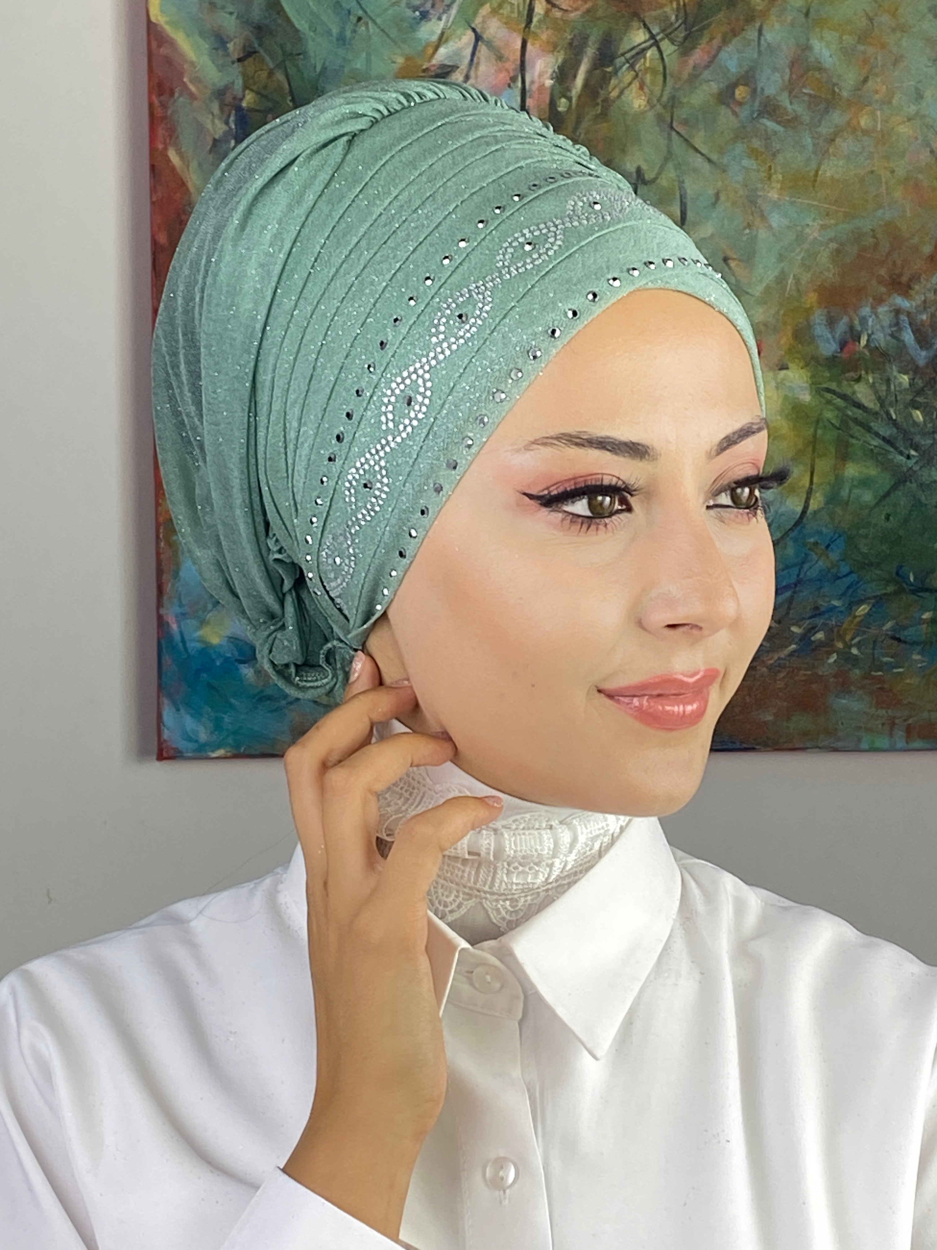 Kuşgözü Model Gümüş Taşlı&Konik Ortası Siyah Taşlı Simli Şifon Bone Şal - mint yeşili