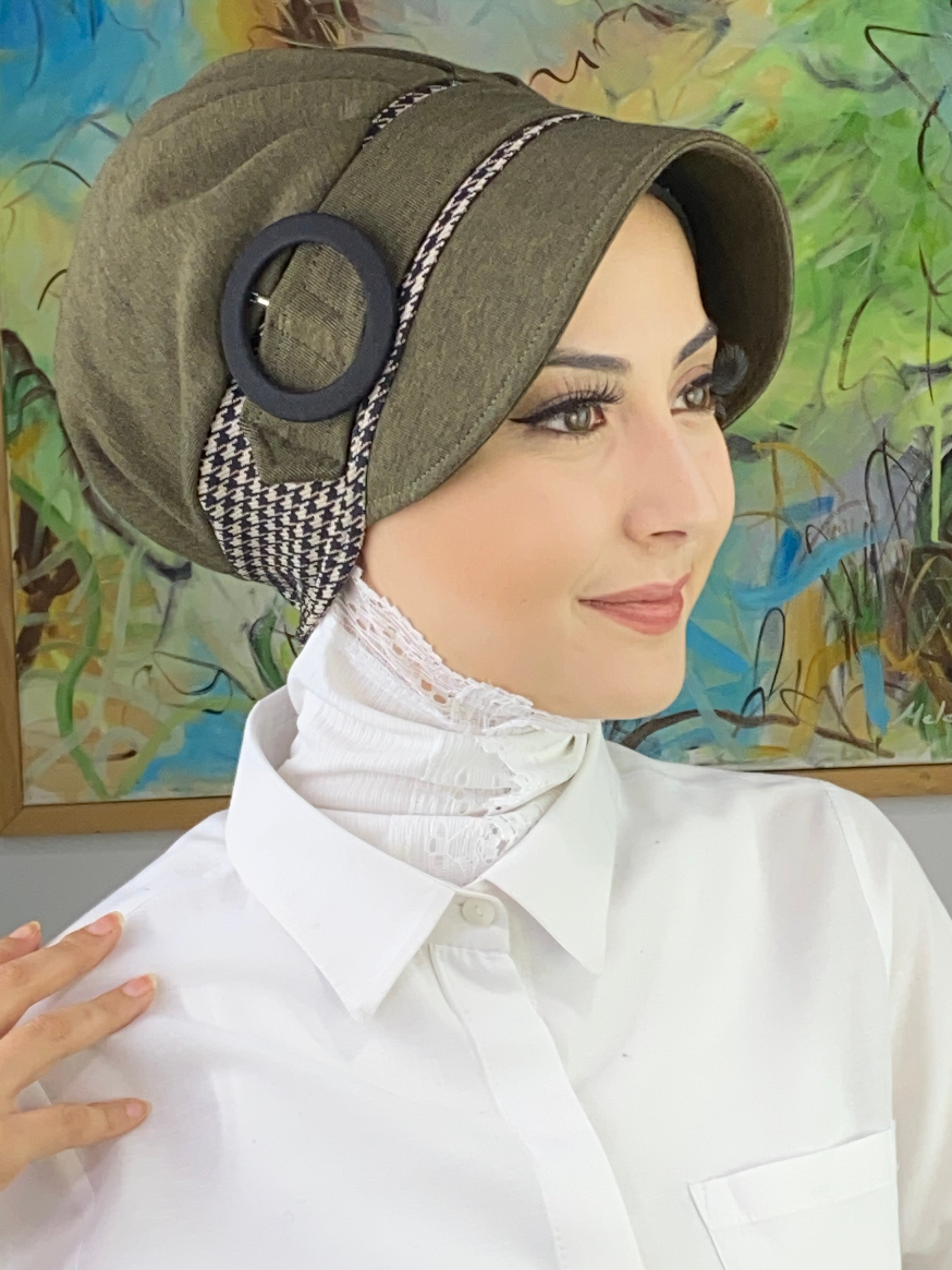Nazlı Model Tokalı  Kazayaklı Tesettür Şapka