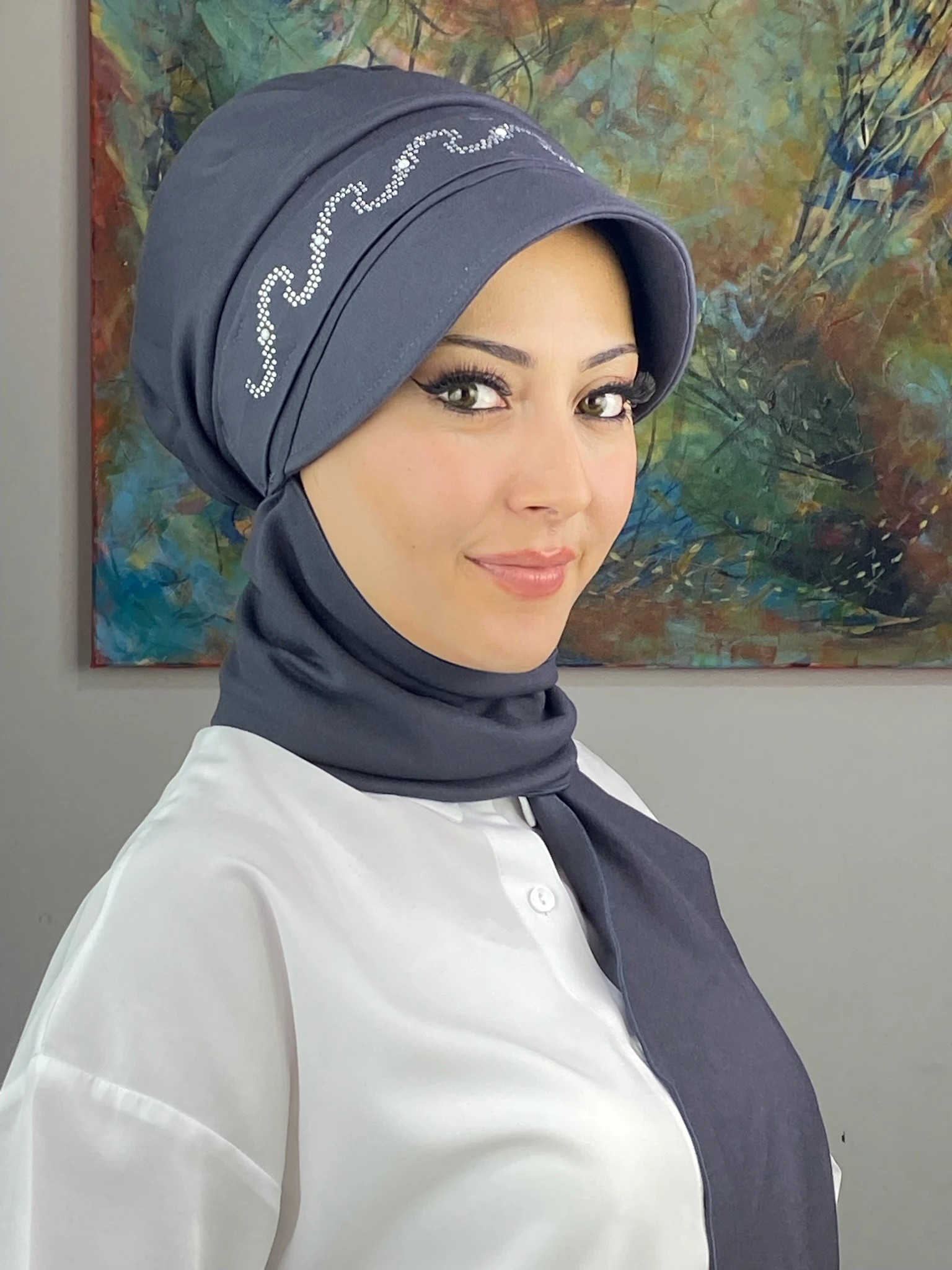 DEĞİŞİK DESEN İNCİ DEETAYLI ŞAPKA 