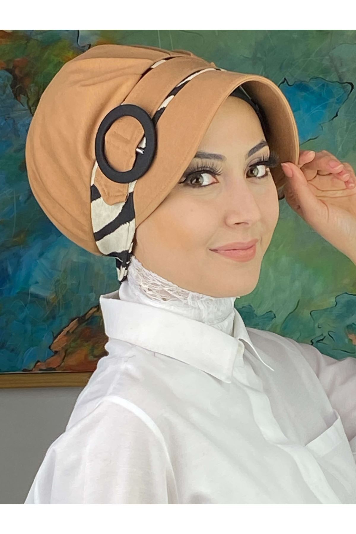 Nazlı Model Tokalı İri Krem Çizgili Zebra Desenli Tesettür Şapka