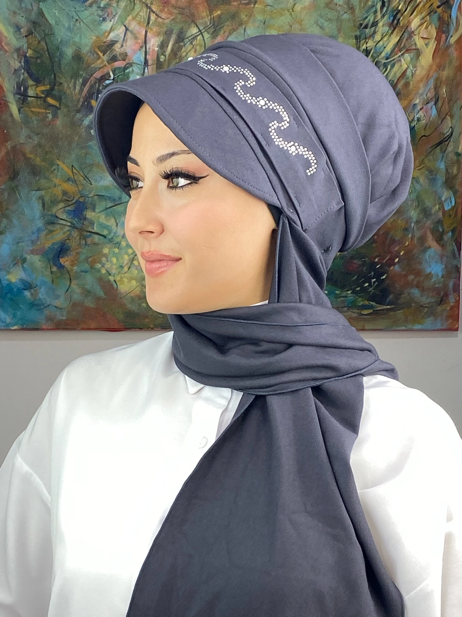 DEĞİŞİK DESEN İNCİ DEETAYLI ŞAPKA 