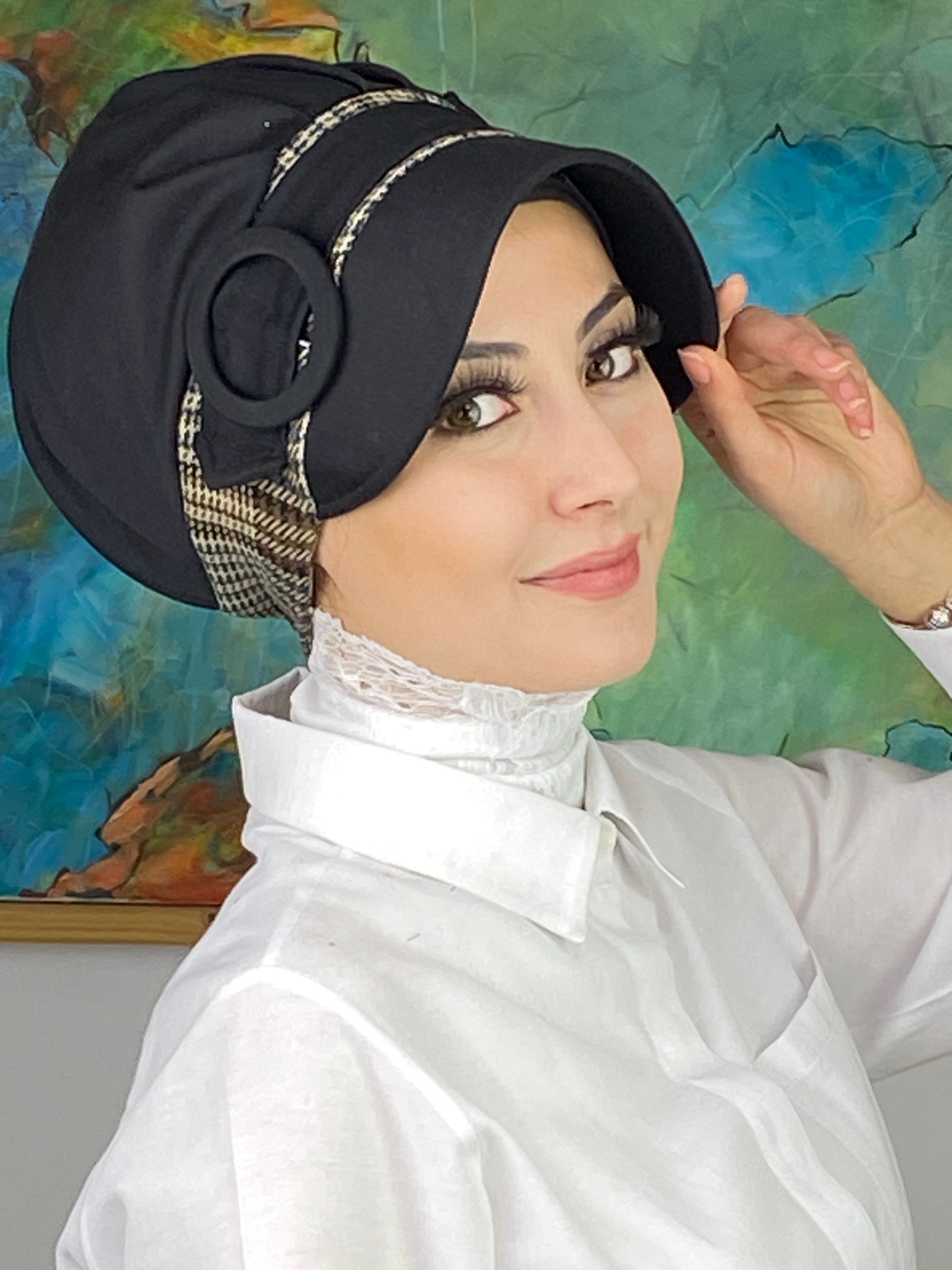 Nazlı Model Tokalı Ekoseli Tesettür Şapka