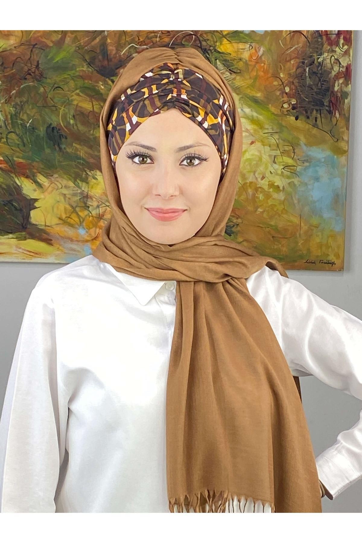 Geometrik Desenli Açık Sepya Büzgülü Hazır Şal