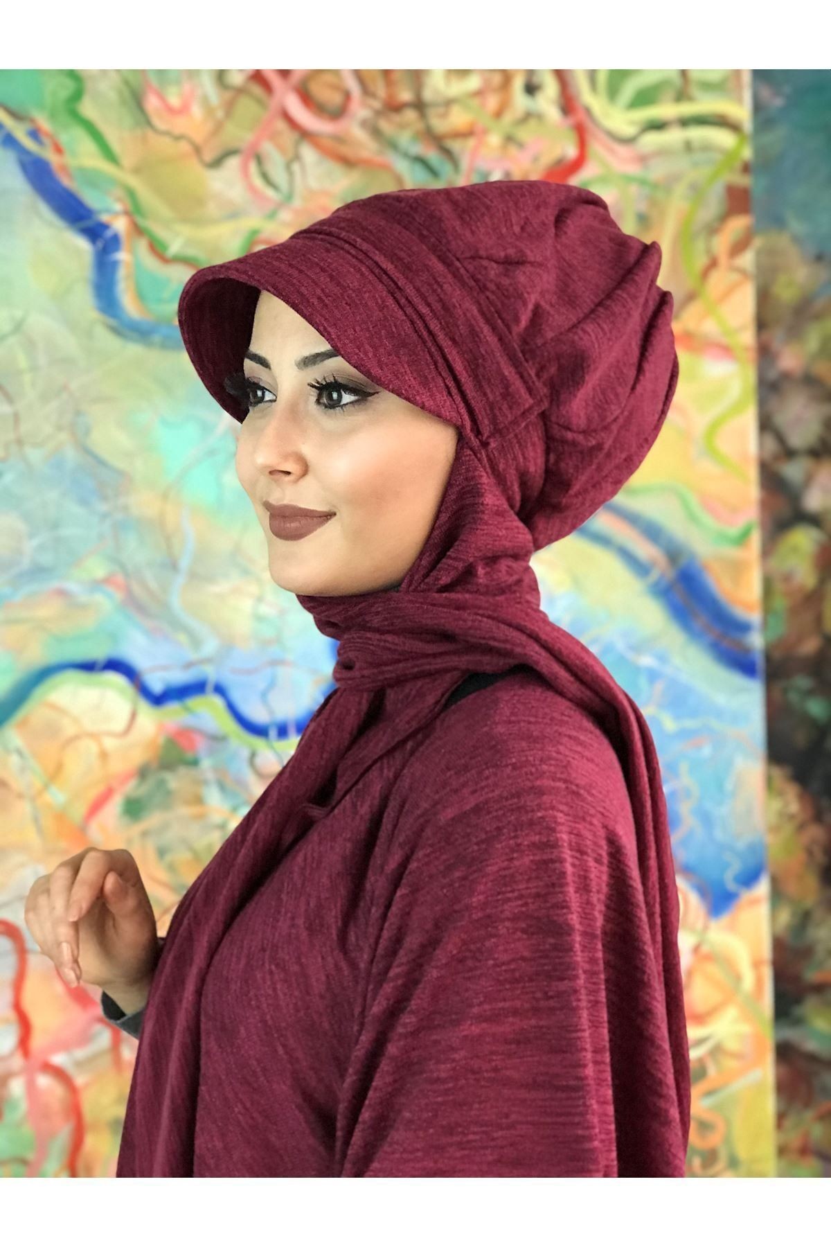 Vişne Renkli Tokalı Atkılı Şapka