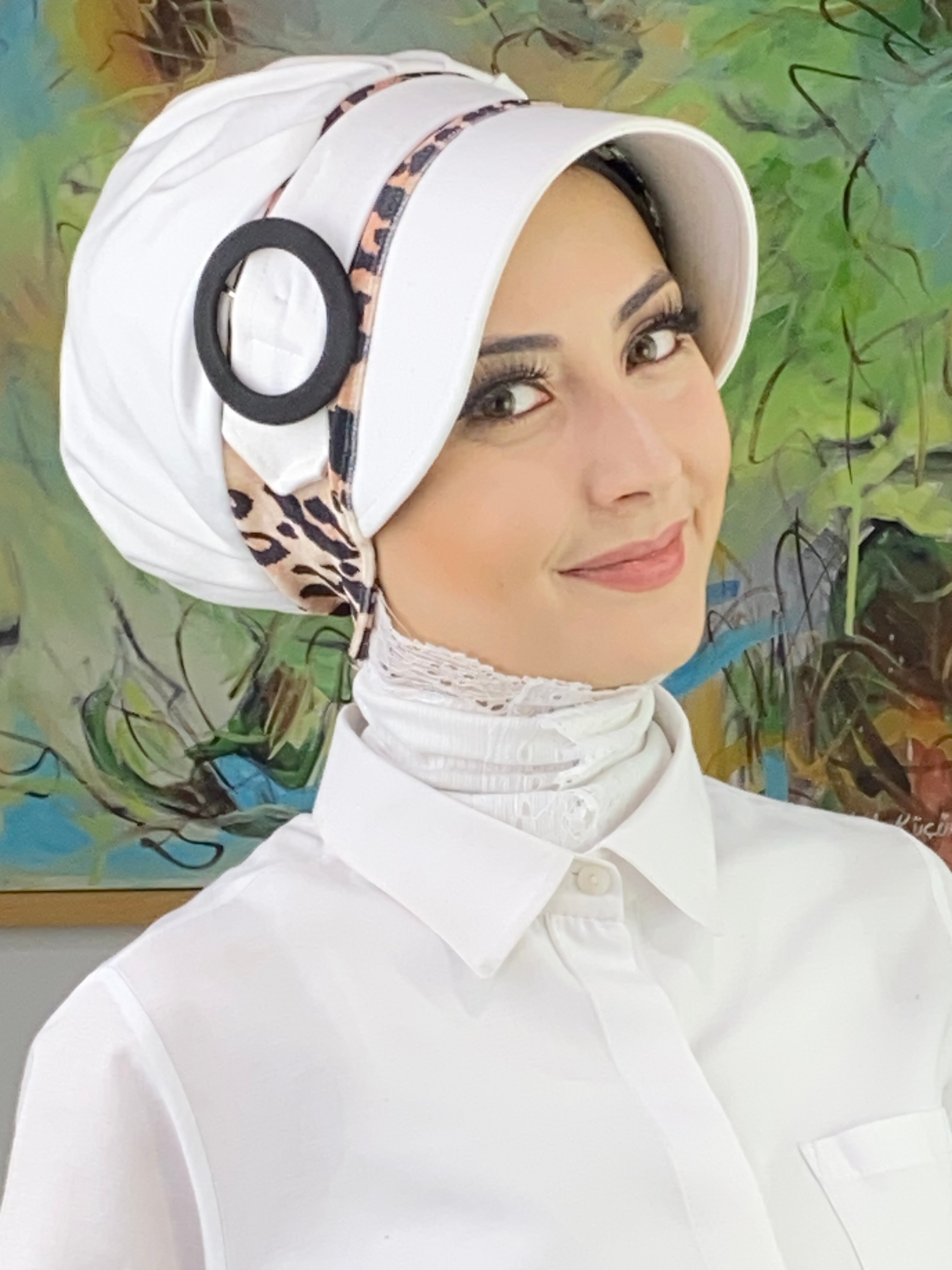 Nazlı Model Tokalı İri Leoparlı Tesettür Şapka