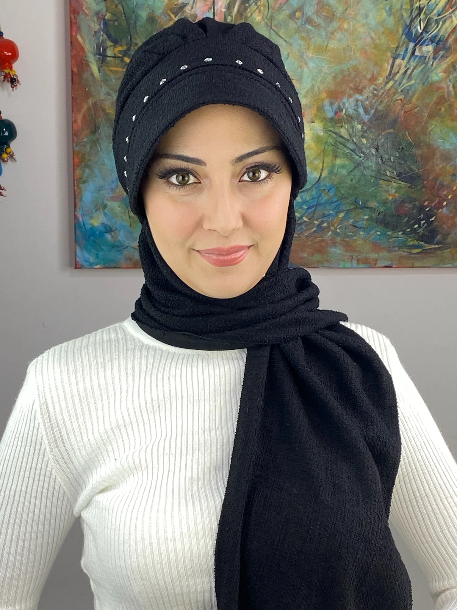 KARE TAŞ DETAYLI ŞAPKA