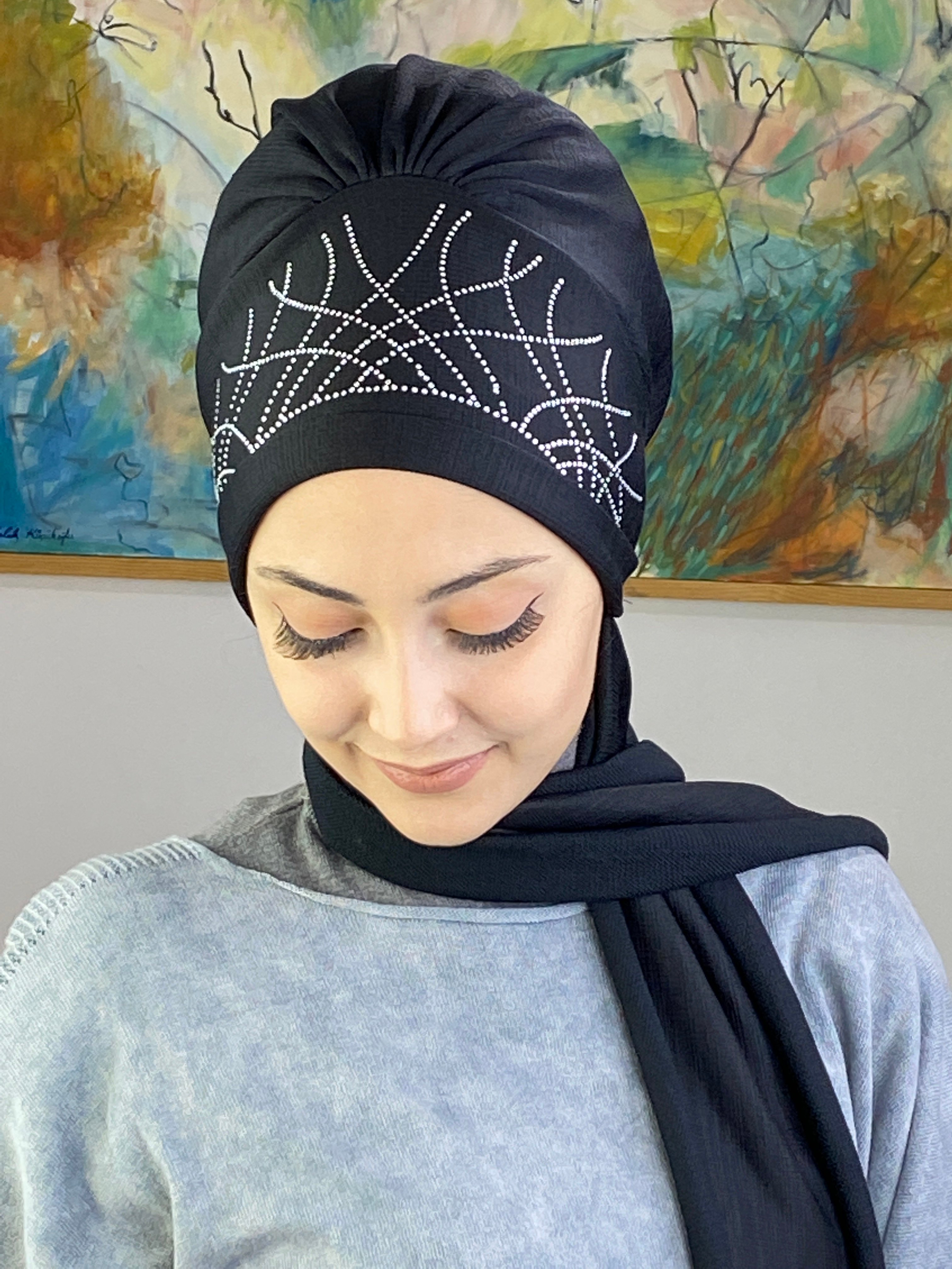 Taş Detaylı Atkılı Bone