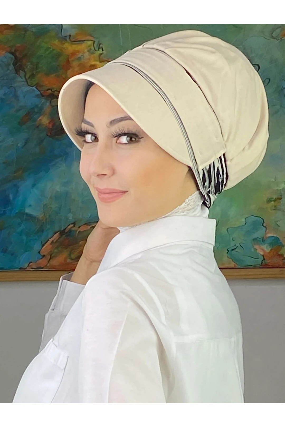 Nazlı Model Tokalı  İnce Çizgili Tesettür Şapka