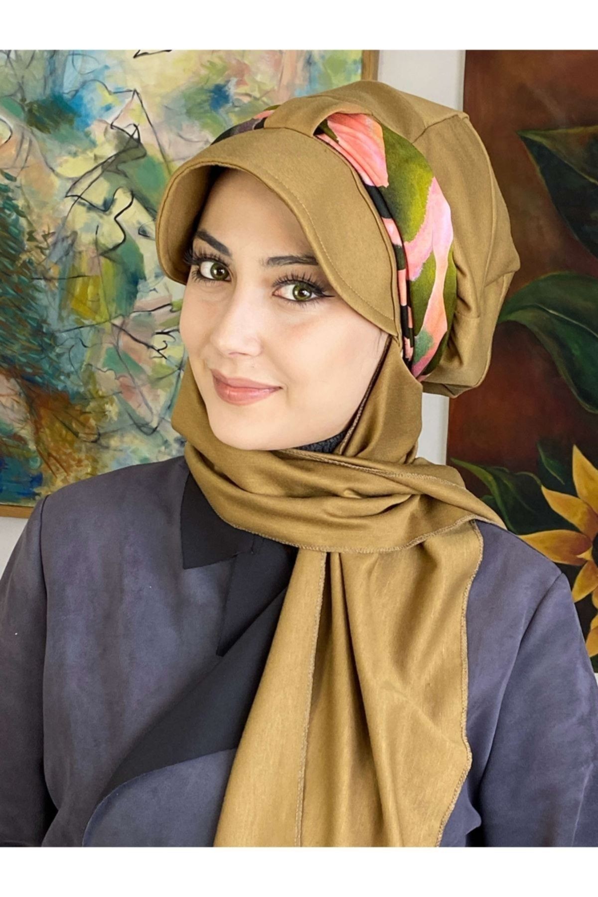 Karışık Renkli Cırtcırtlı Fularlı Açık Sütlü Kahve Atkılı Tek Biritli Şapka Şal
