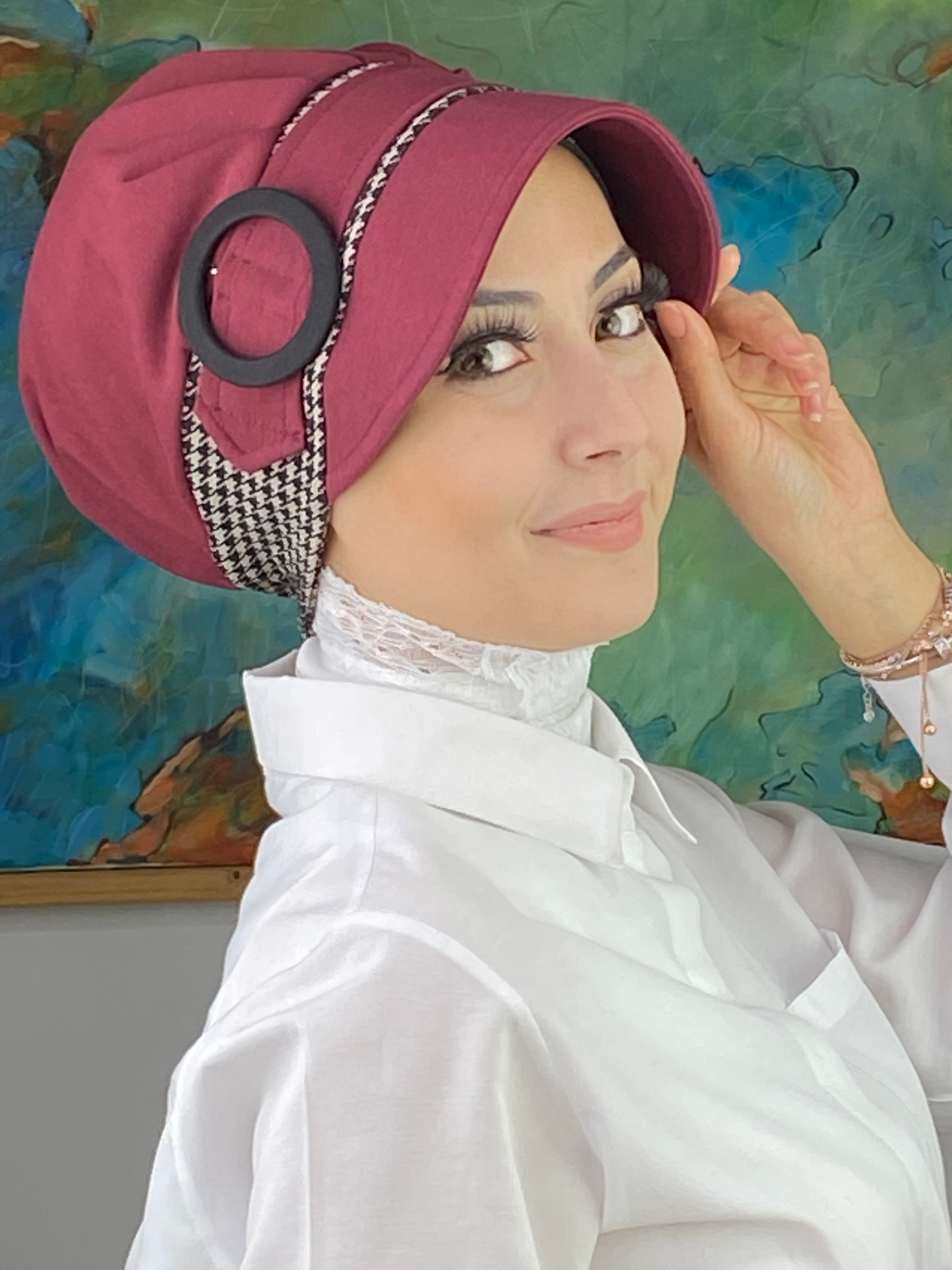 Nazlı Model Tokalı İri Krem Kazayaklı Tesettür Şapka