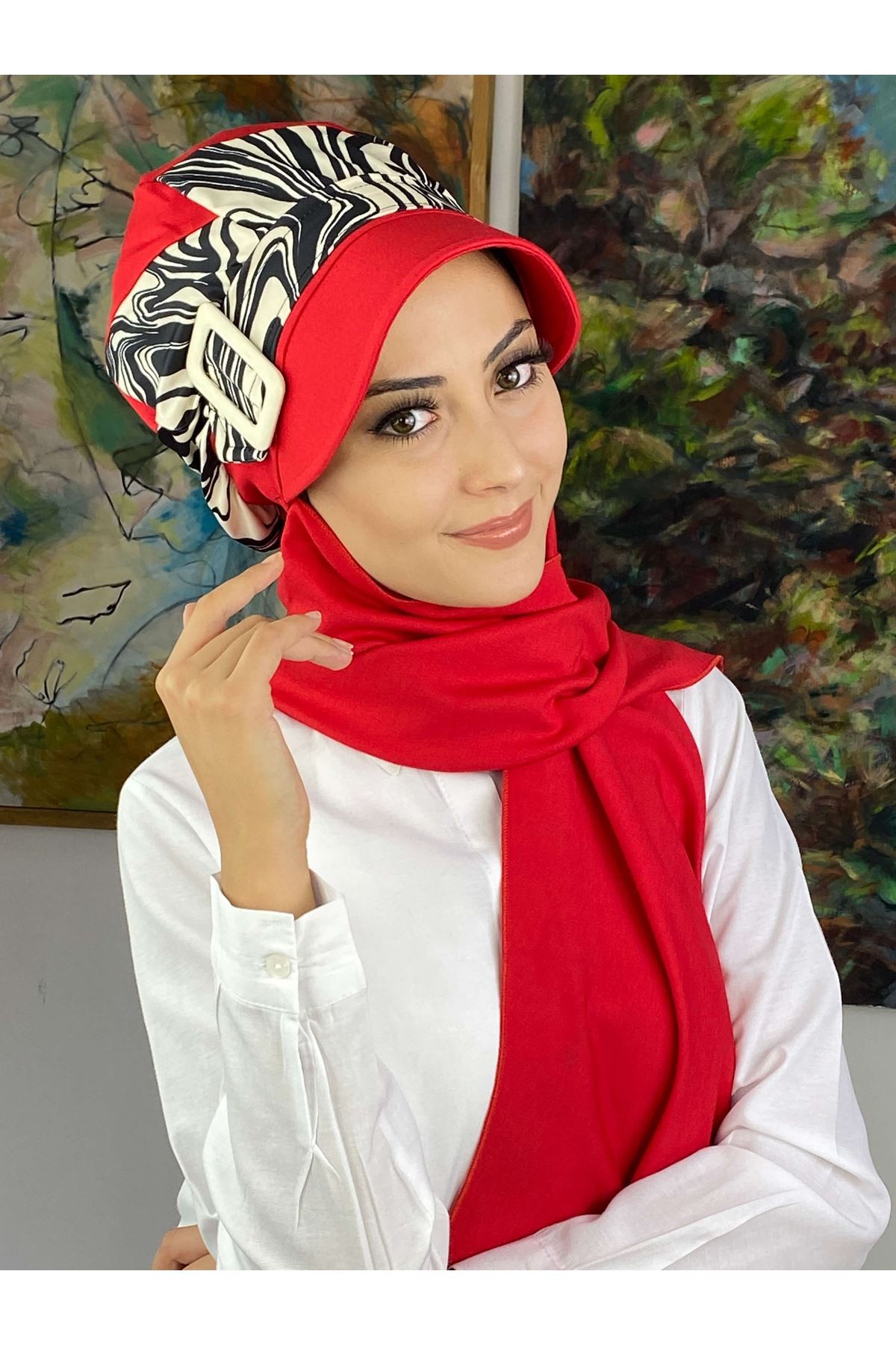 Parlak Zebralı Kırmızı Tokalı Tesettür Şapka Şal