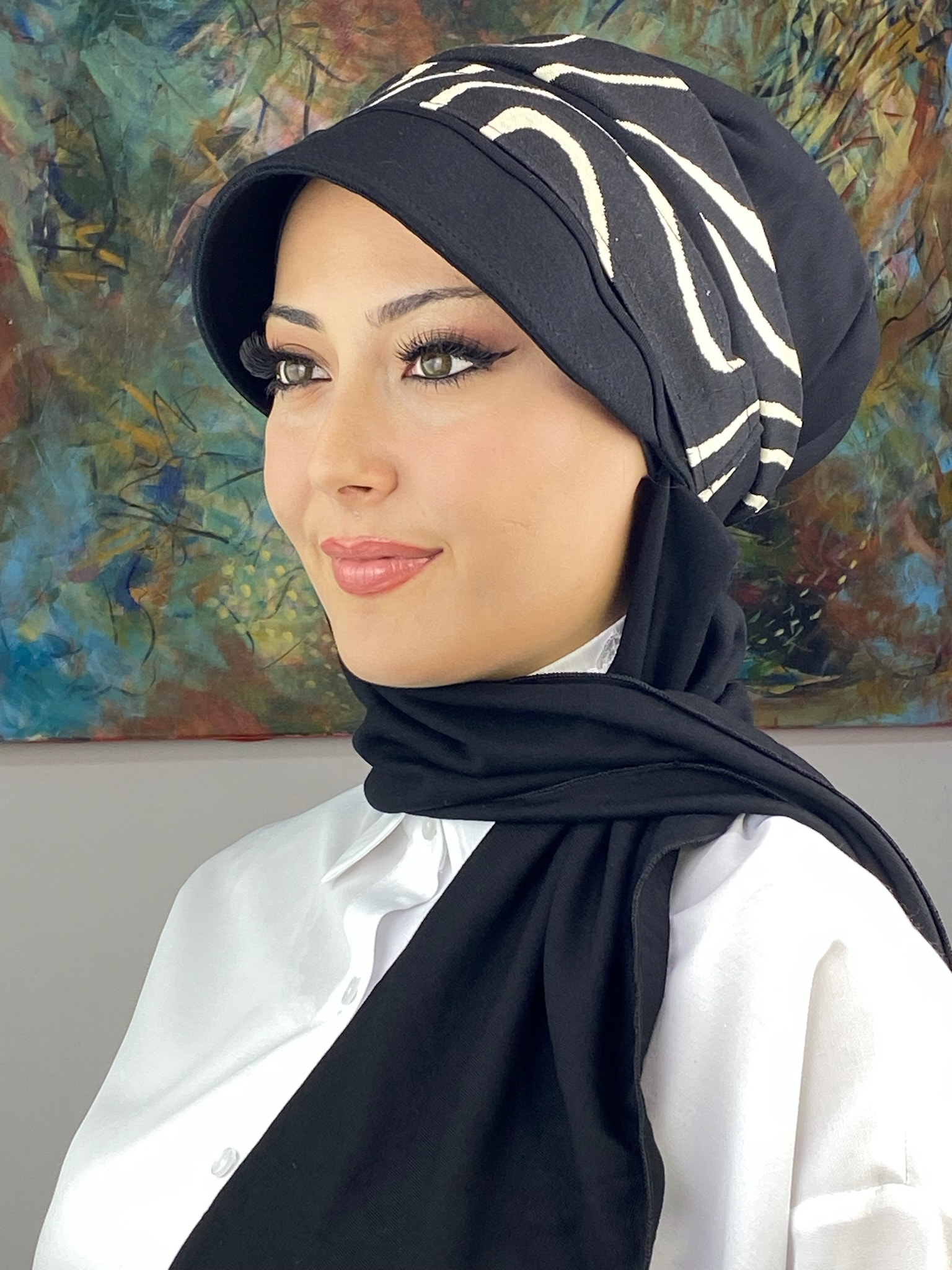 SİYAH ZEBRA DESENLİ ŞAPKA