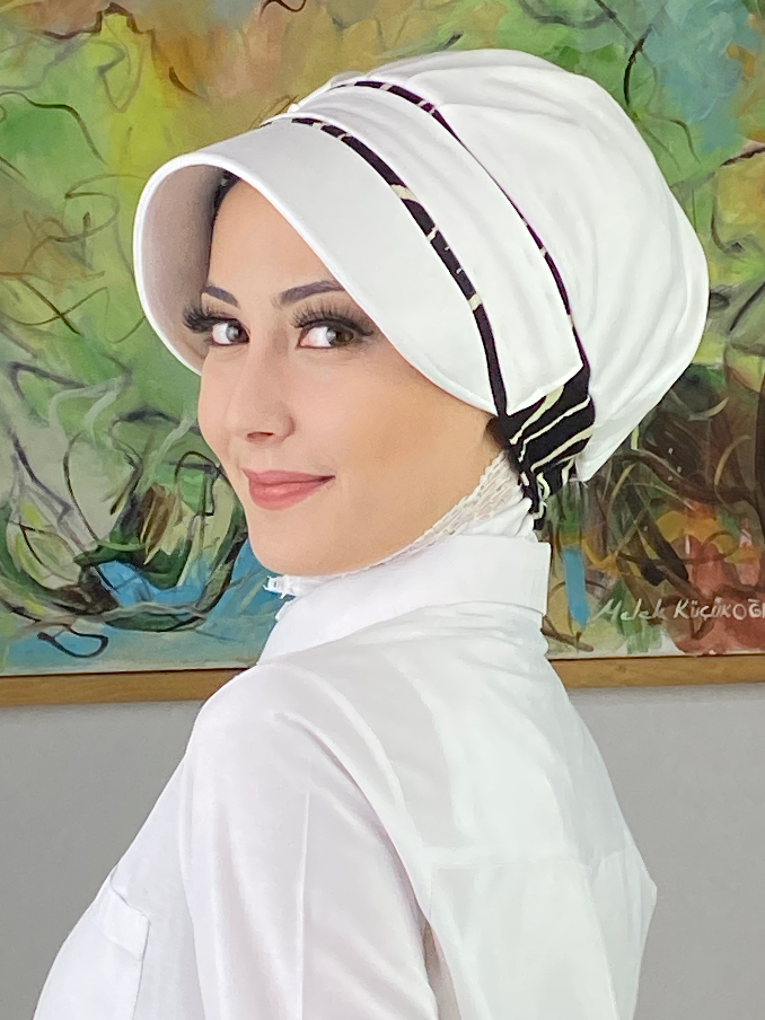 Nazlı Model Tokalı Siyah Zebra Desenli Tesettür Şapka