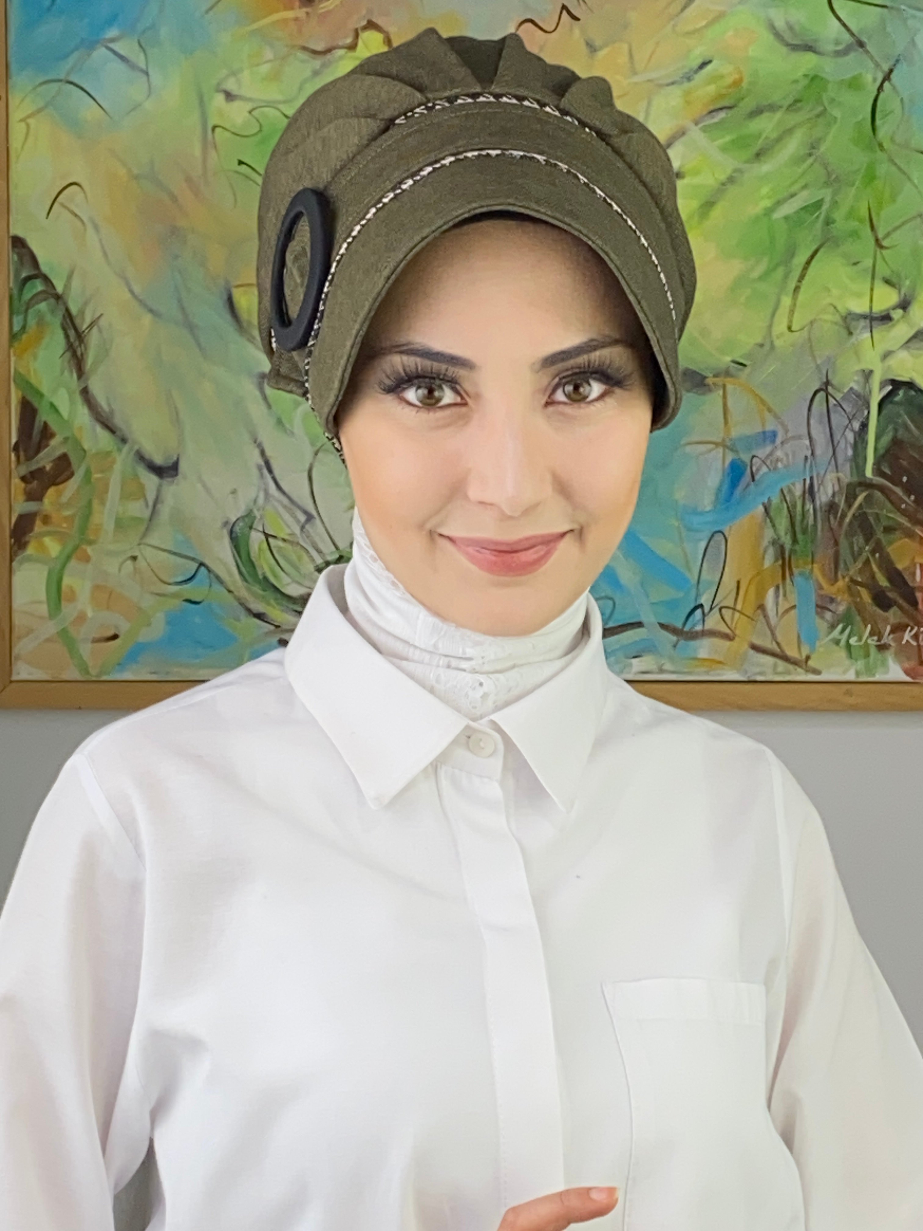Nazlı Model Tokalı  Kazayaklı Tesettür Şapka