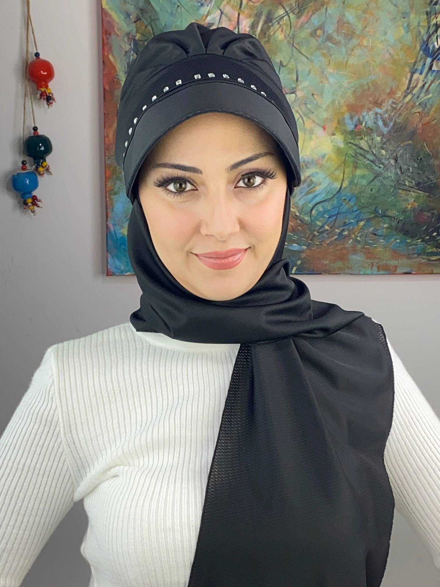 KARE TAŞ DETAYLI ŞAPKA 