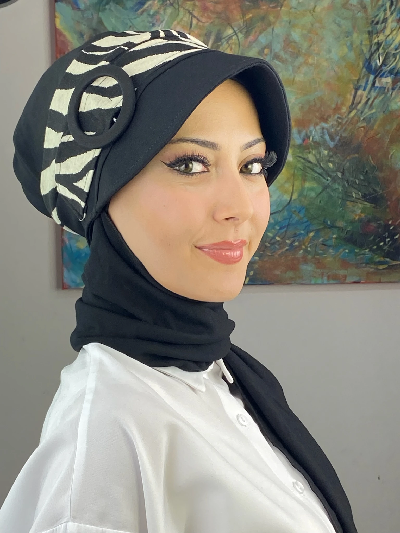 BEYAZ ZEBRA DESENLİ ŞAPKA