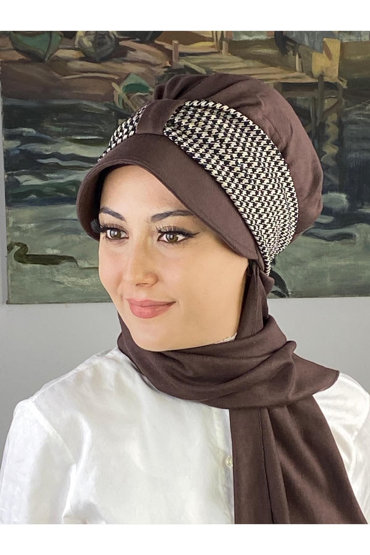 SULTAN MODEL KAHVERENGİ KAZAYAĞI DESENLİ BİRİTLİ ATKILI ŞAPKA