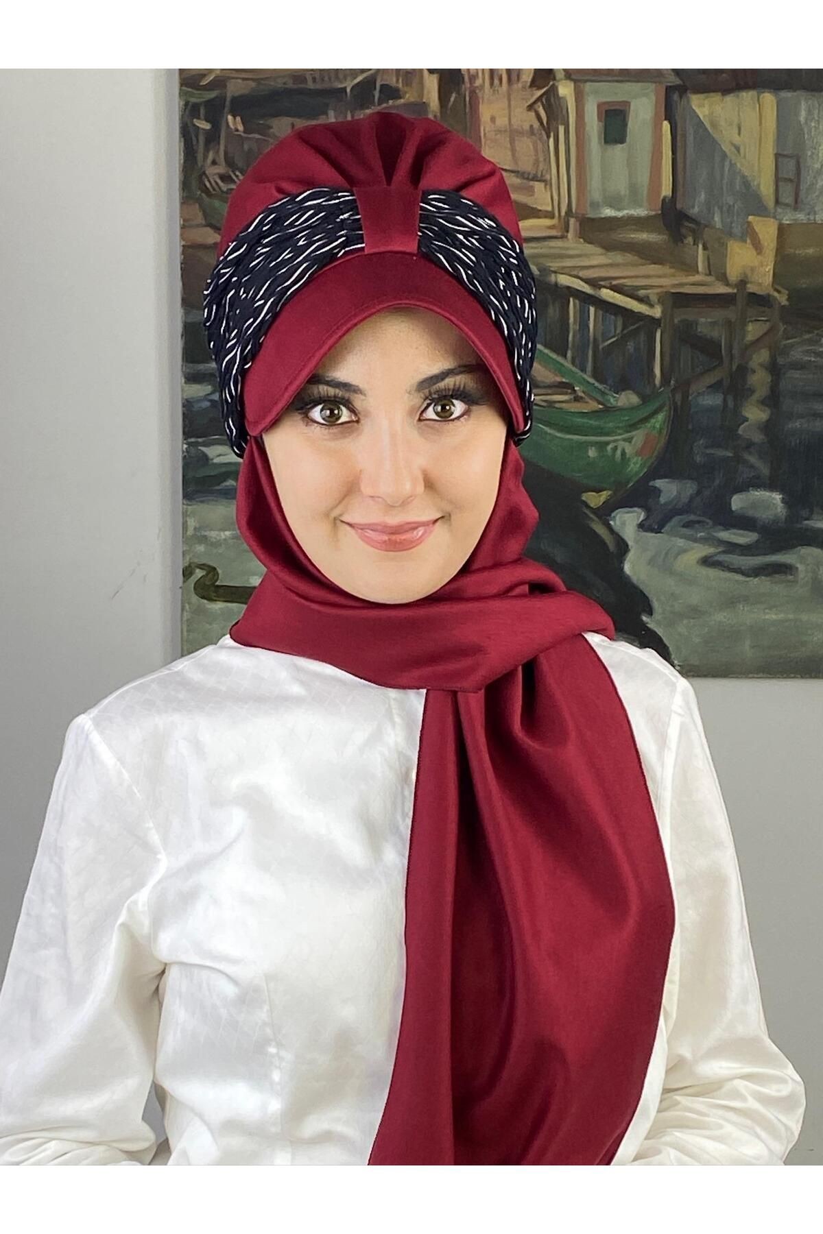 KIRMIZI SİYAH BEYAZ DESENLİ BİRİTLİ ATKILI ŞAPKA