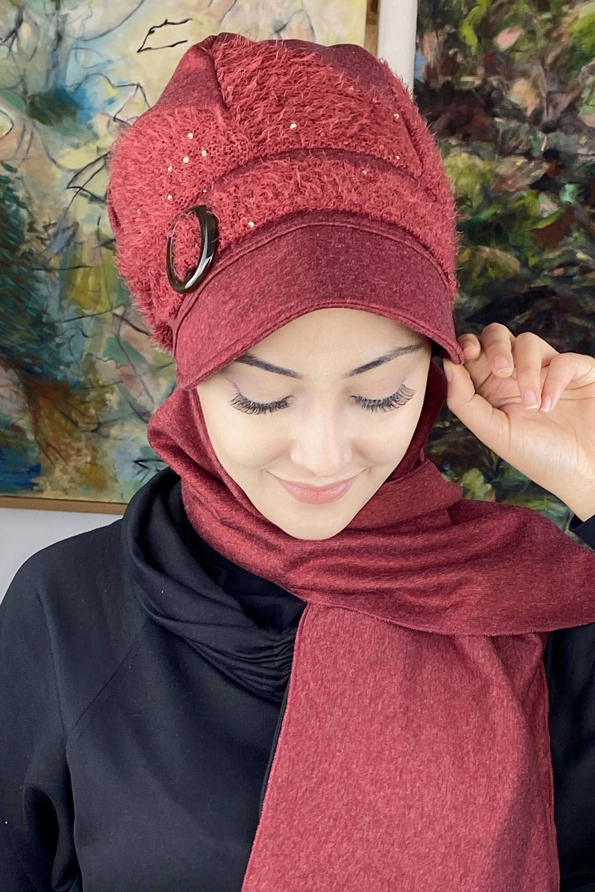 Haroşa Örgü Detaylı Çok Renkli Tokalı Atkılı Siyah Şapka Şal