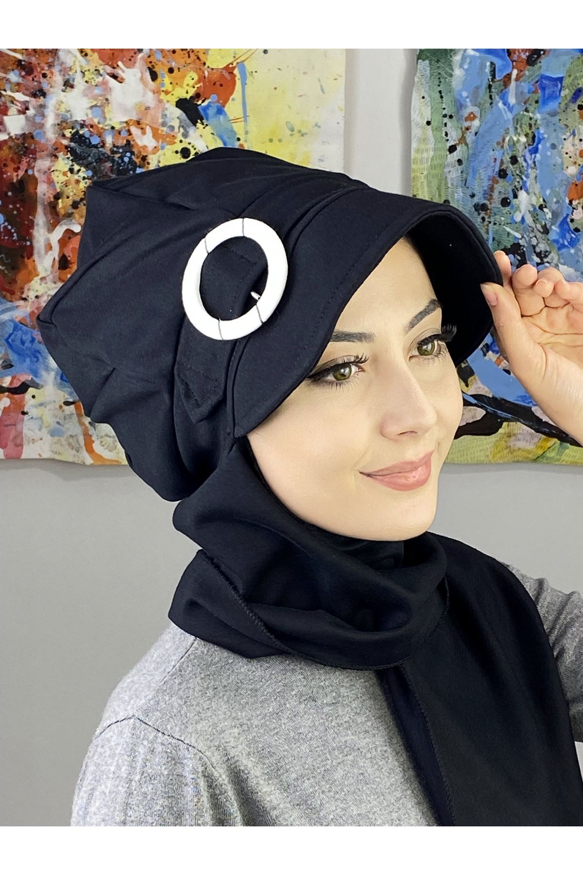 Yuvarlak Tokalı Çarkıfelek Model Siyah Atkılı Şapka Şal