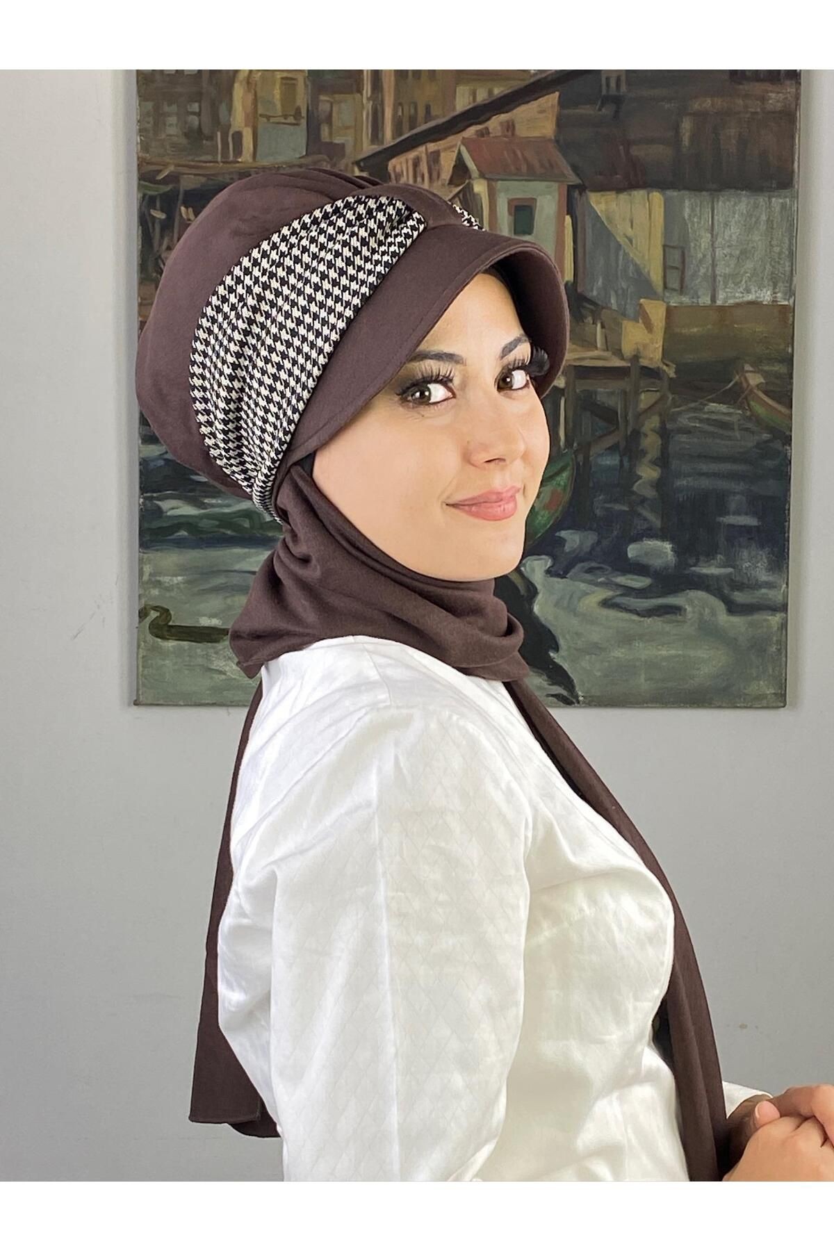 SULTAN MODEL KAHVERENGİ KAZAYAĞI DESENLİ BİRİTLİ ATKILI ŞAPKA
