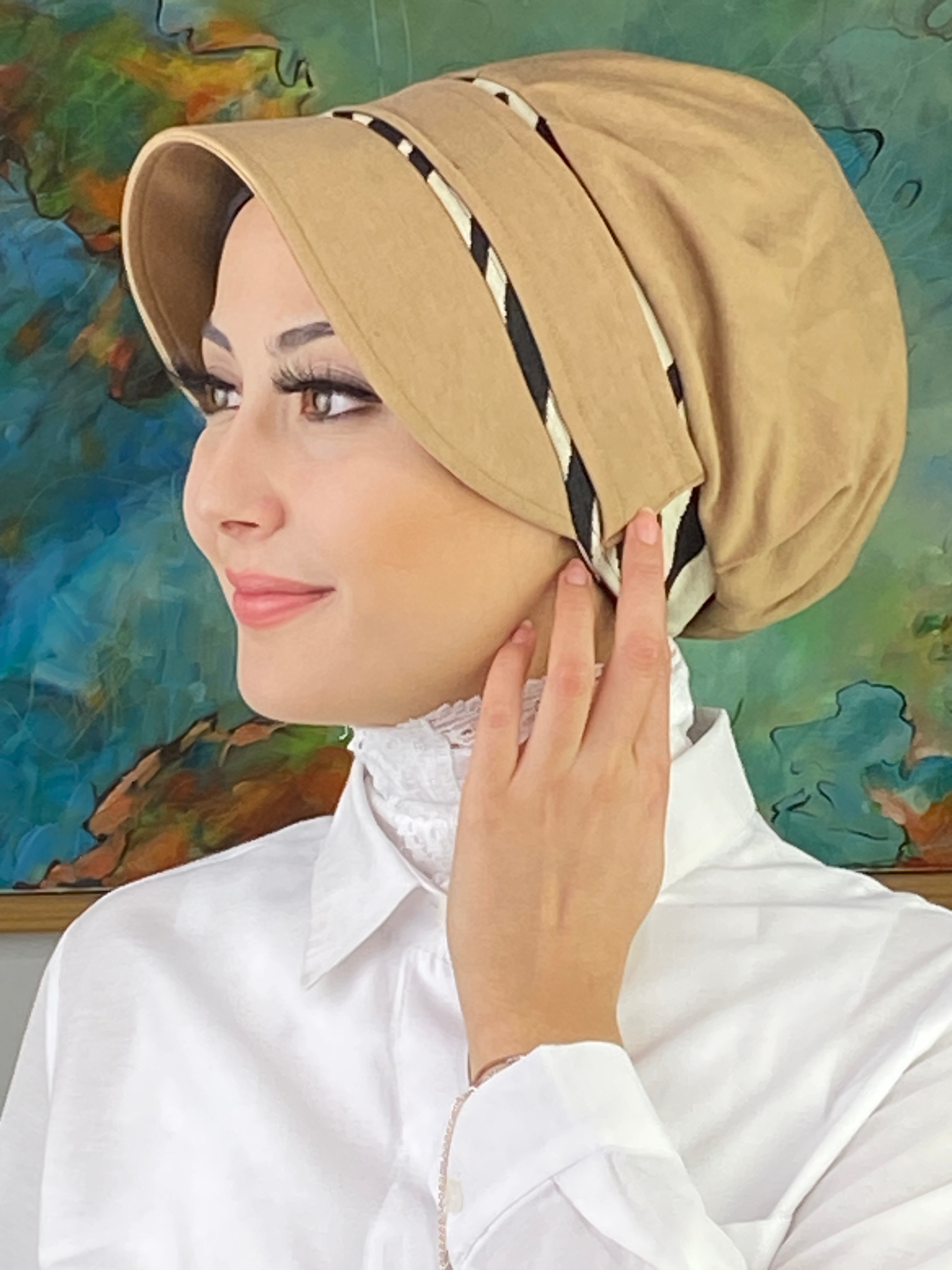 Nazlı Model Tokalı İri Krem Zebra Desenli Tesettür Şapka