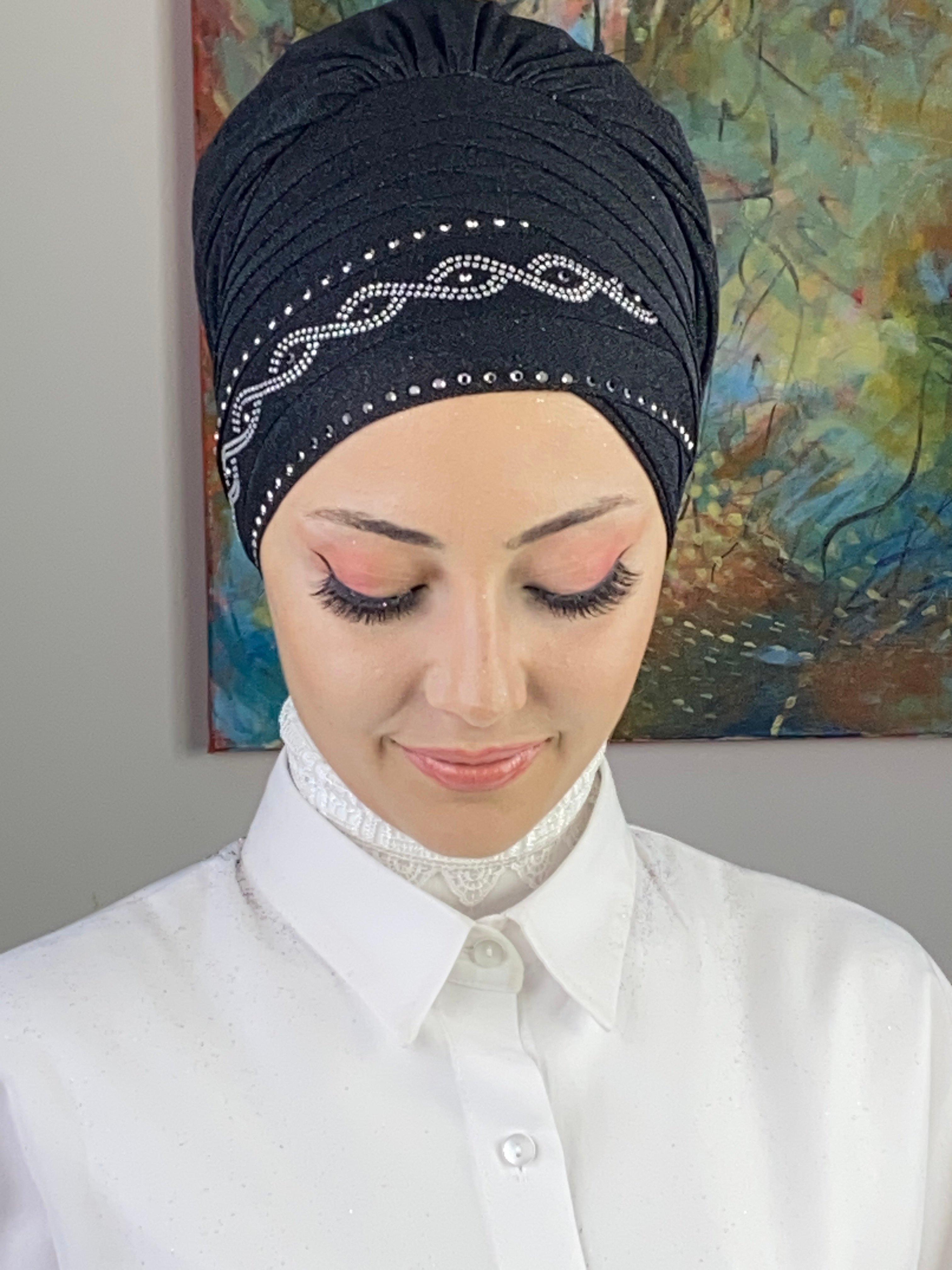 Kuşgözü Model Gümüş Taşlı&Konik Ortası Siyah Taşlı Simli Şifon Bone Şal