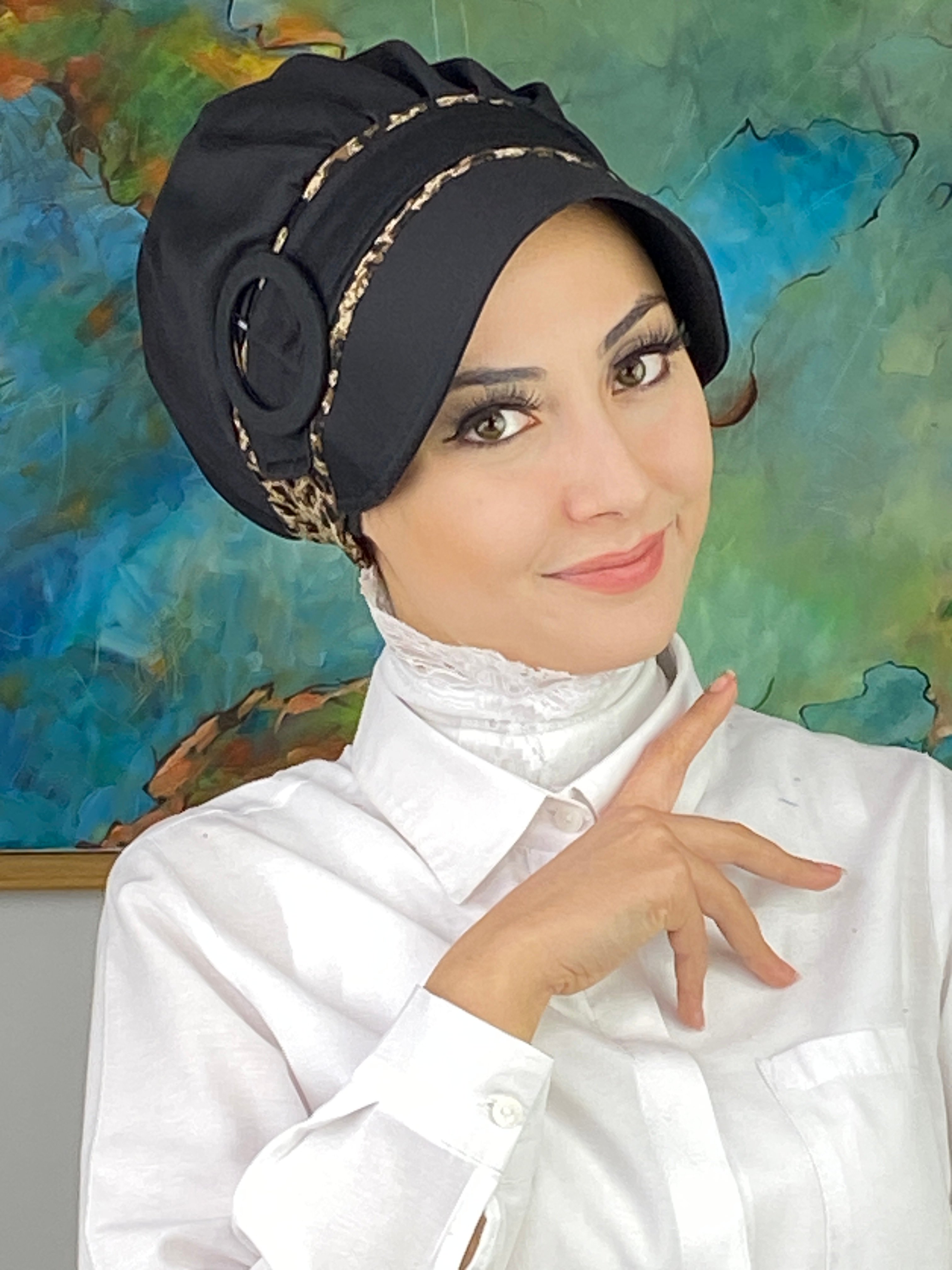 Nazlı Model Tokalı Kahverengi Leoparlı Tesettür Şapka