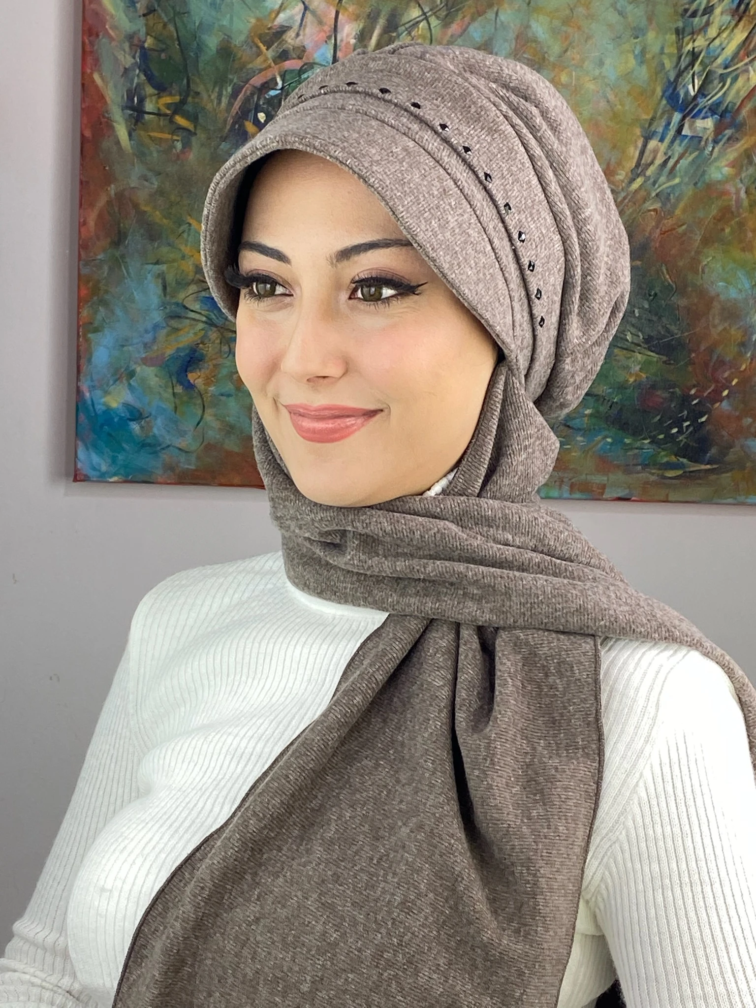 KARE SİYAH  TAŞ DETAYLI ŞAPKA - sütkahve