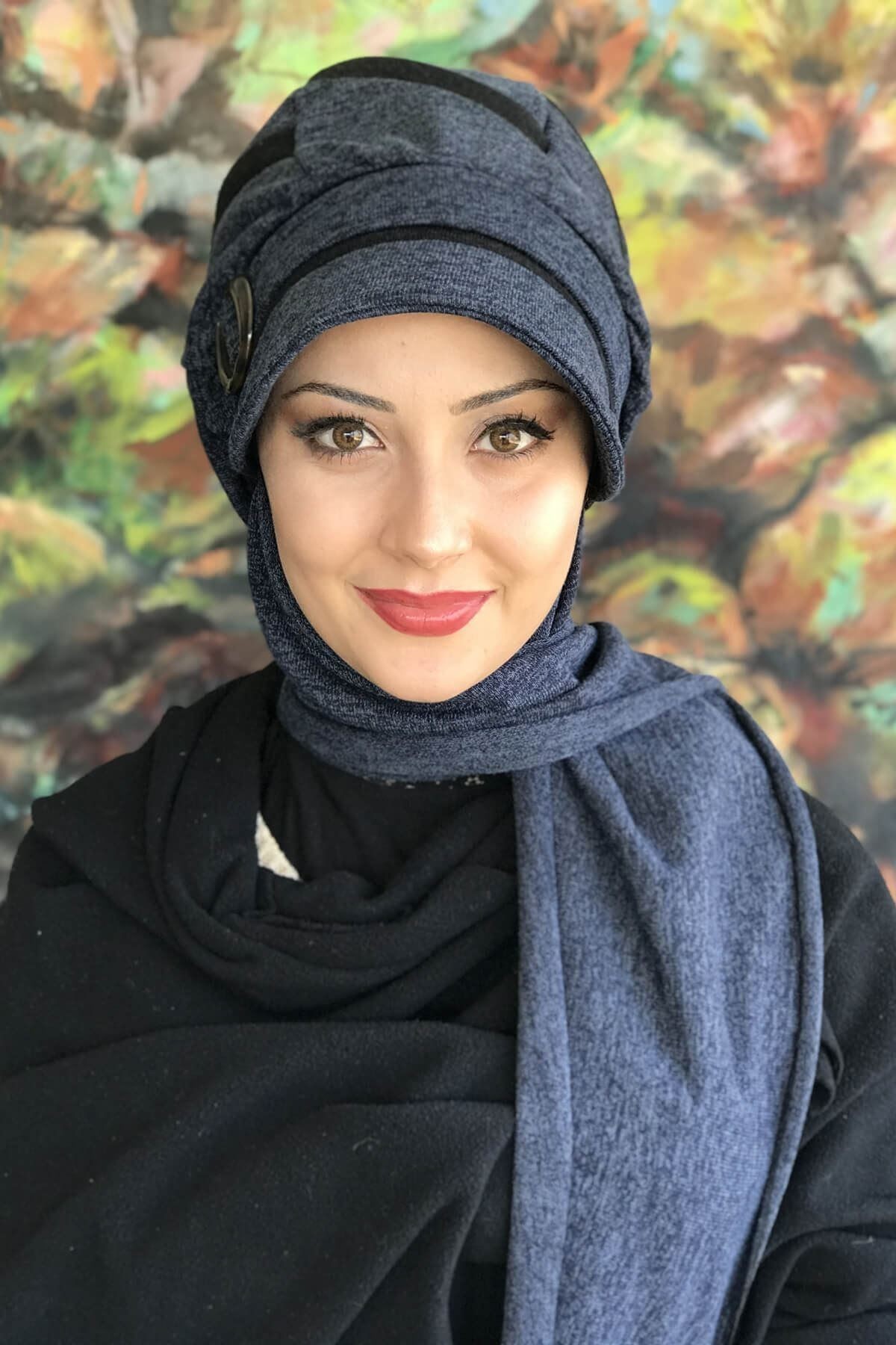 Prusya Mavisi Rengi Tokalı Atkılı Siyah Şeritli Şapka