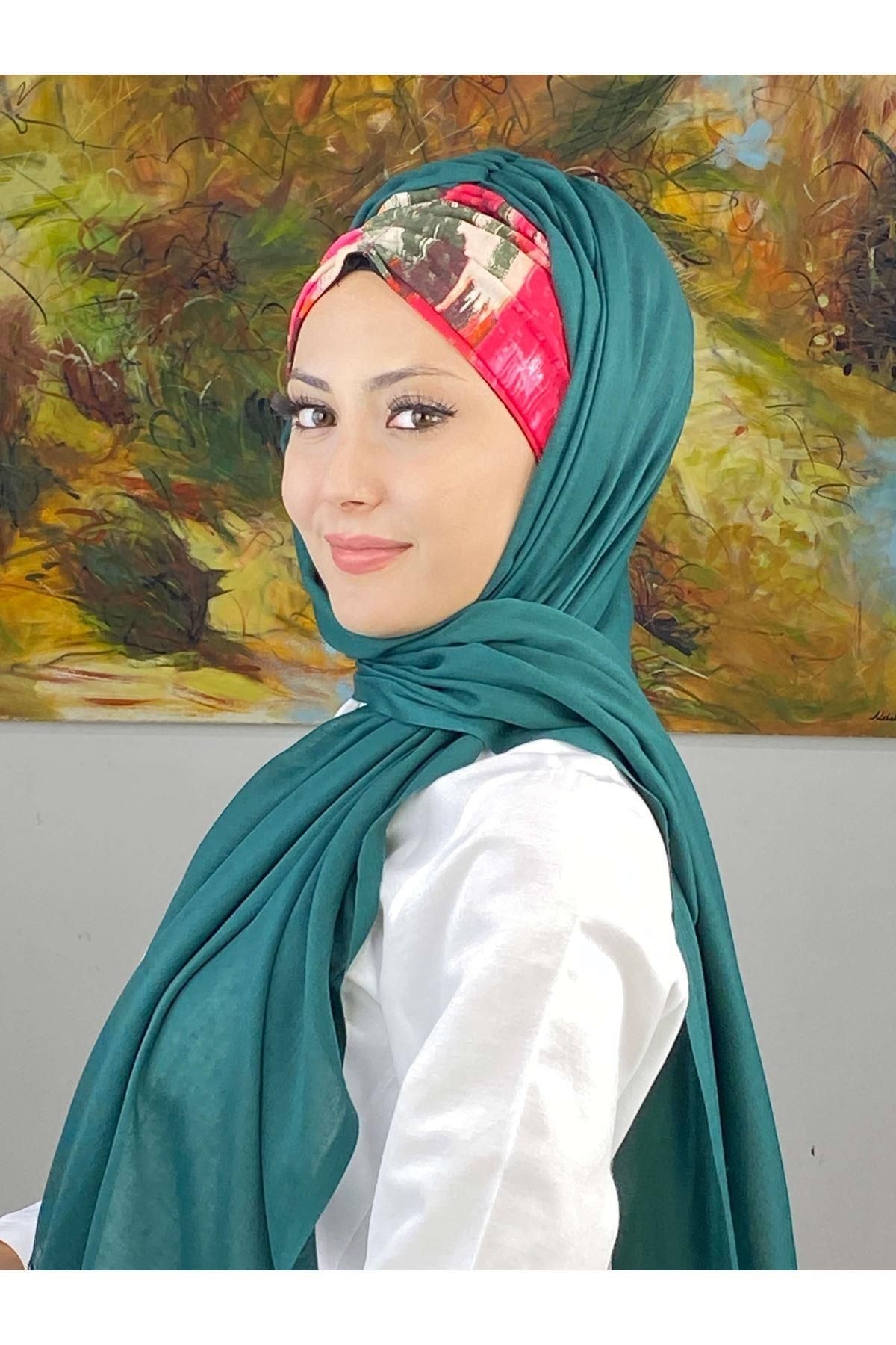 Çok Renkli Retro Desenli Zümrüt Yeşili Büzgülü Hazır Şal
