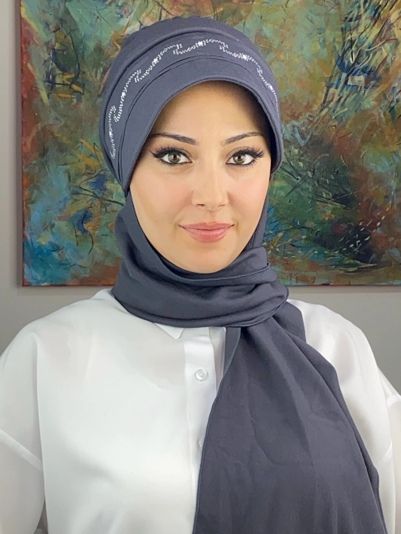 DEĞİŞİK DESEN İNCİ DEETAYLI ŞAPKA 