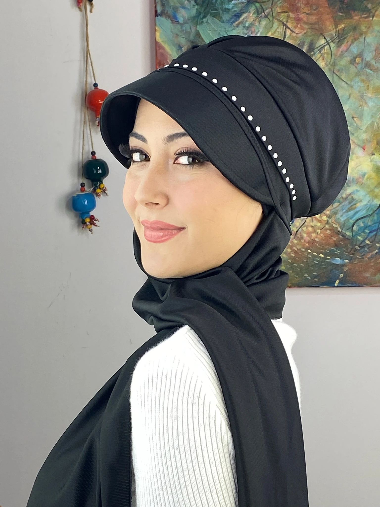 İNCİ DETAYLI ŞAPKA