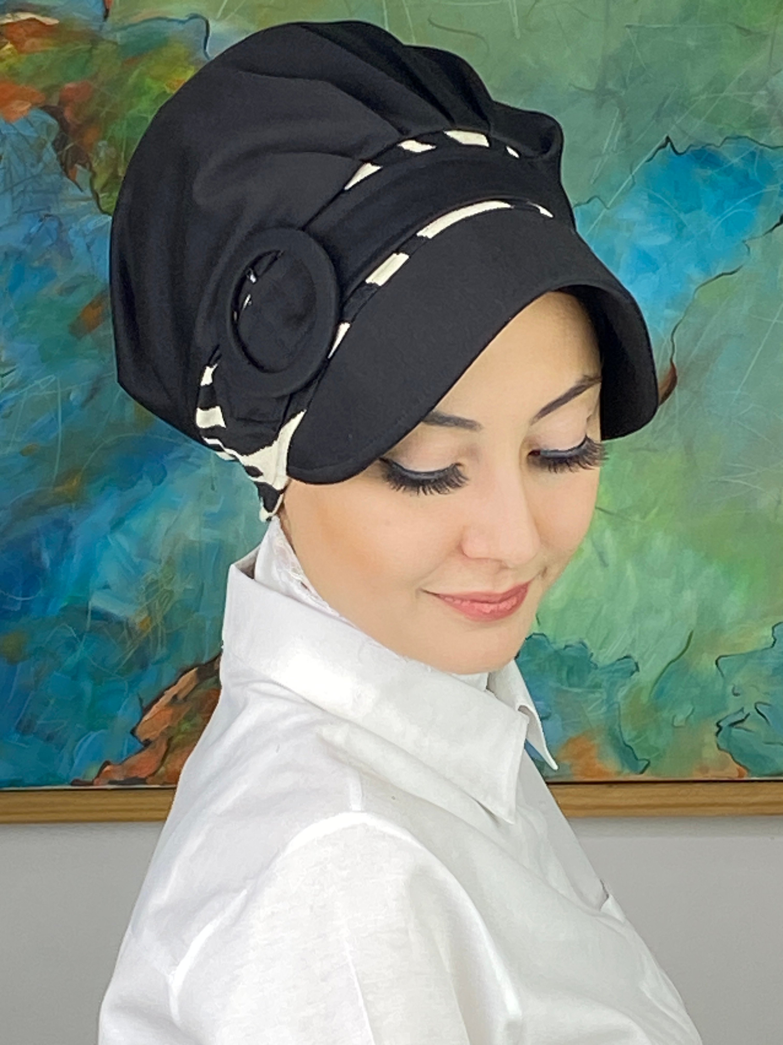 Nazlı Model Tokalı İri Krem Çizgili Zebra Desen Tesettür Şapka
