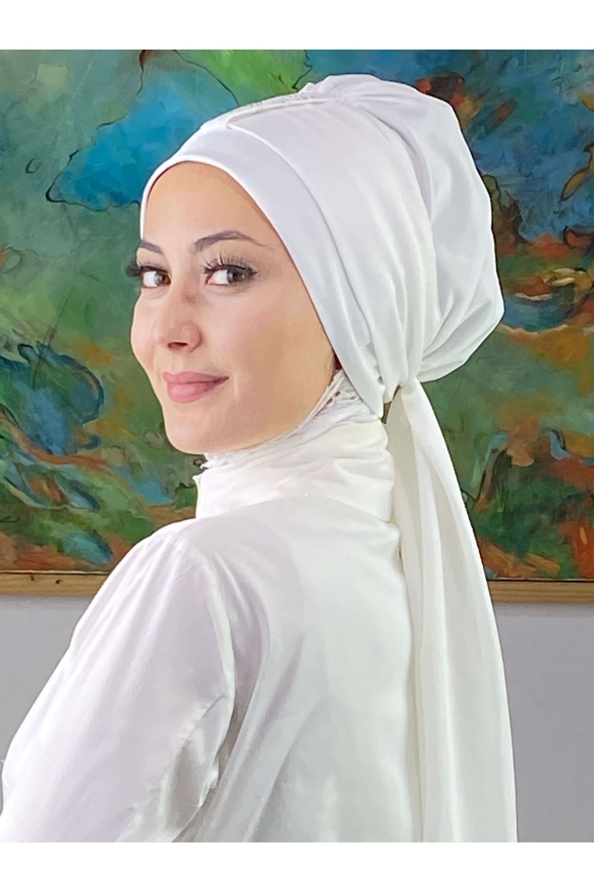 Hürrem Model Tek Biritli Atkılı Taşlı Beyaz Bone