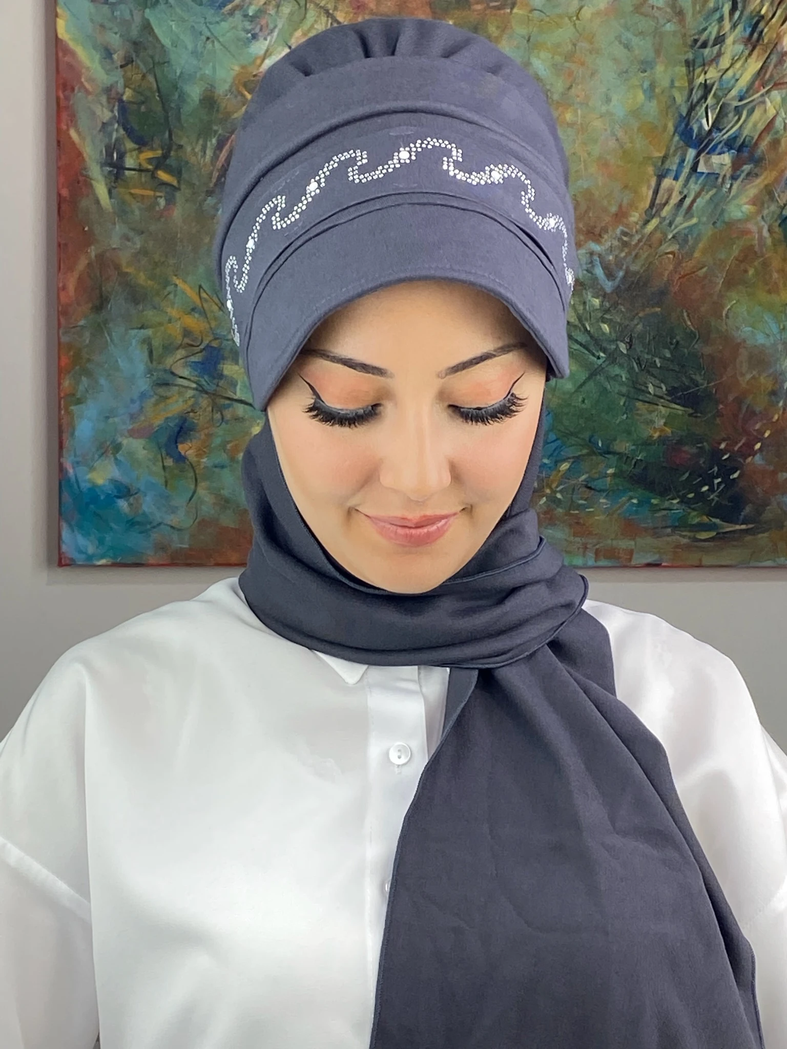 DEĞİŞİK DESEN İNCİ DEETAYLI ŞAPKA 