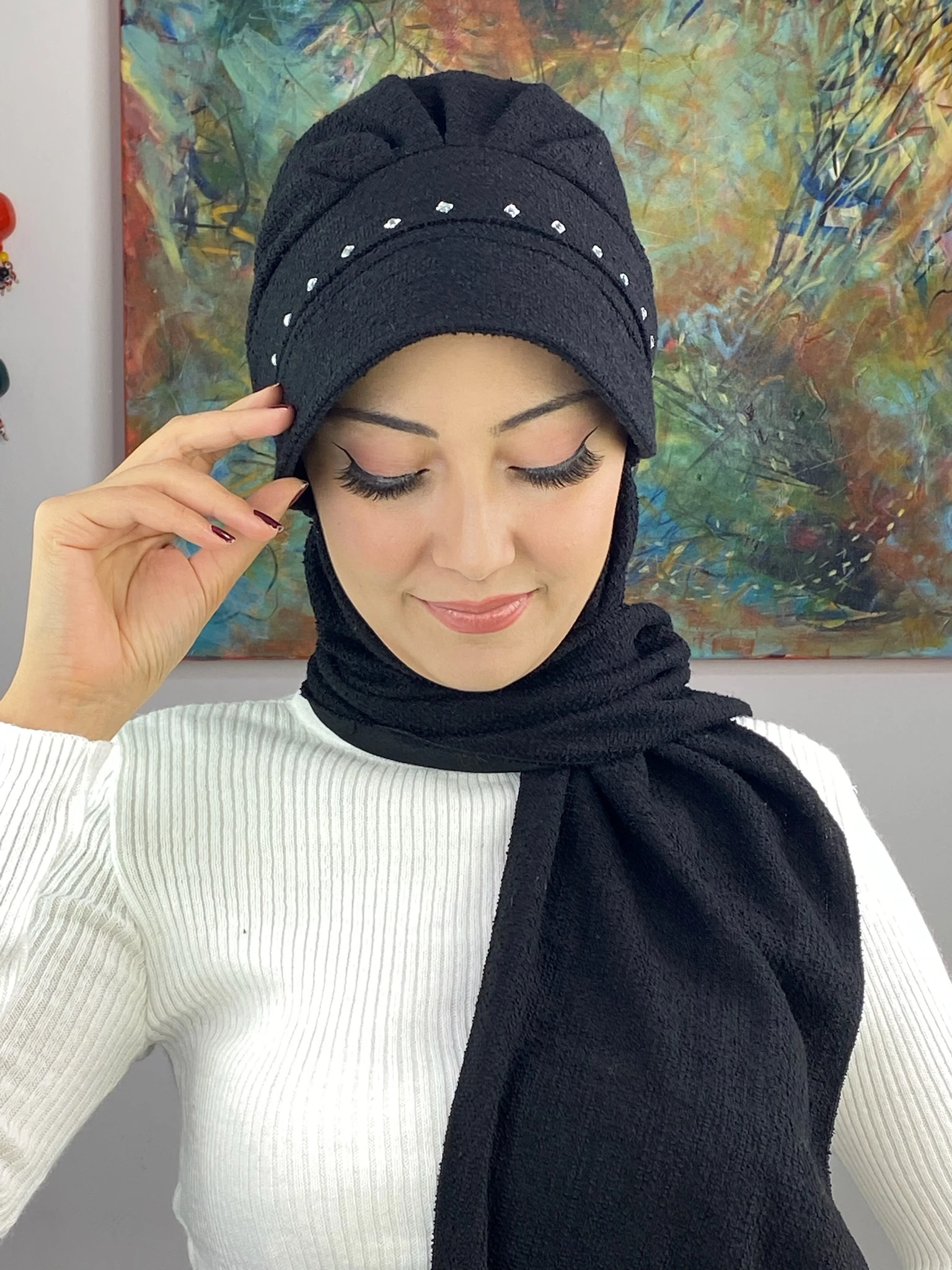 KARE TAŞ DETAYLI ŞAPKA