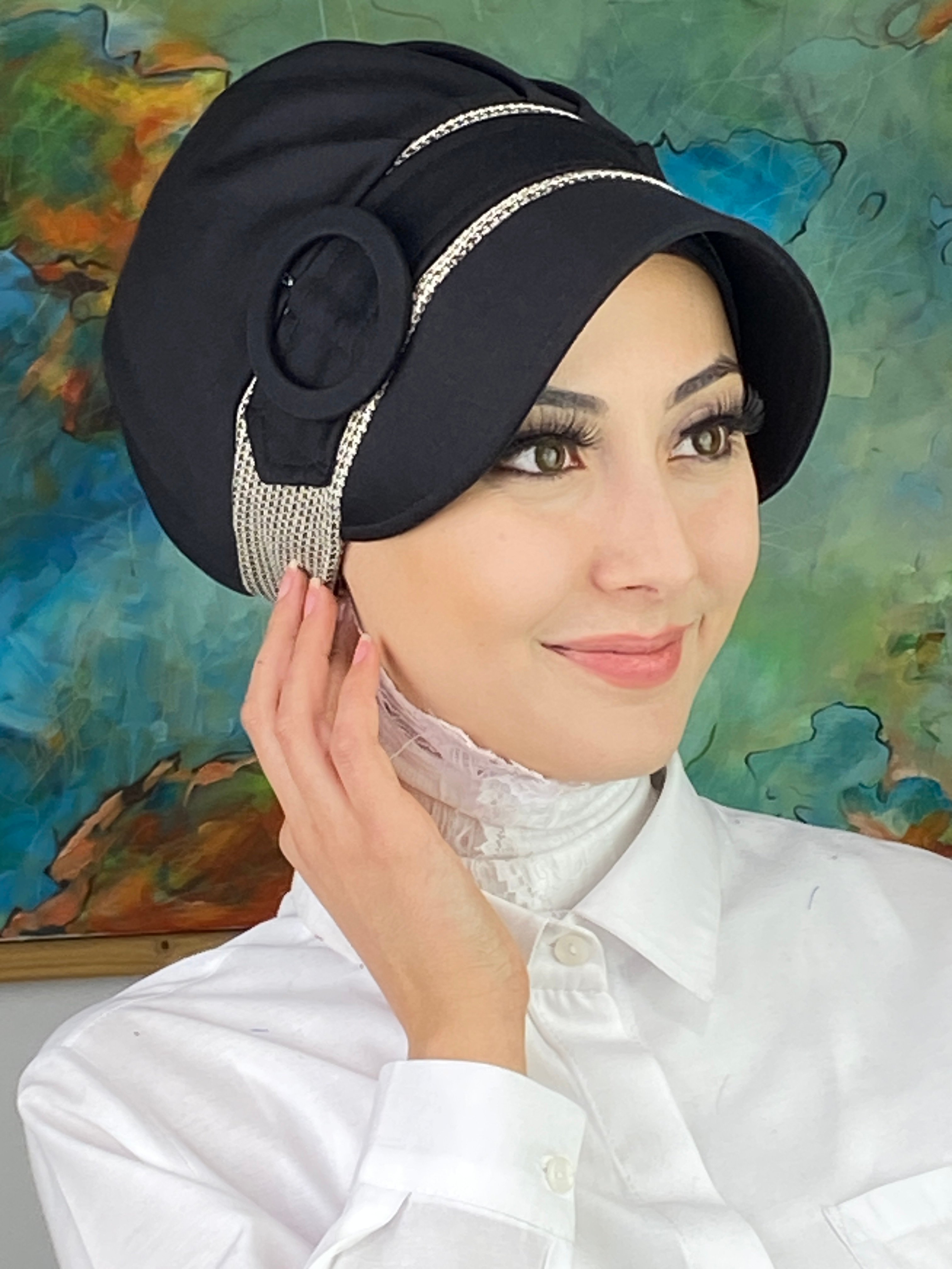 Nazlı Model Tokalı Küçük Sütlü Kahve Kazayaklı Tesettür Şapka