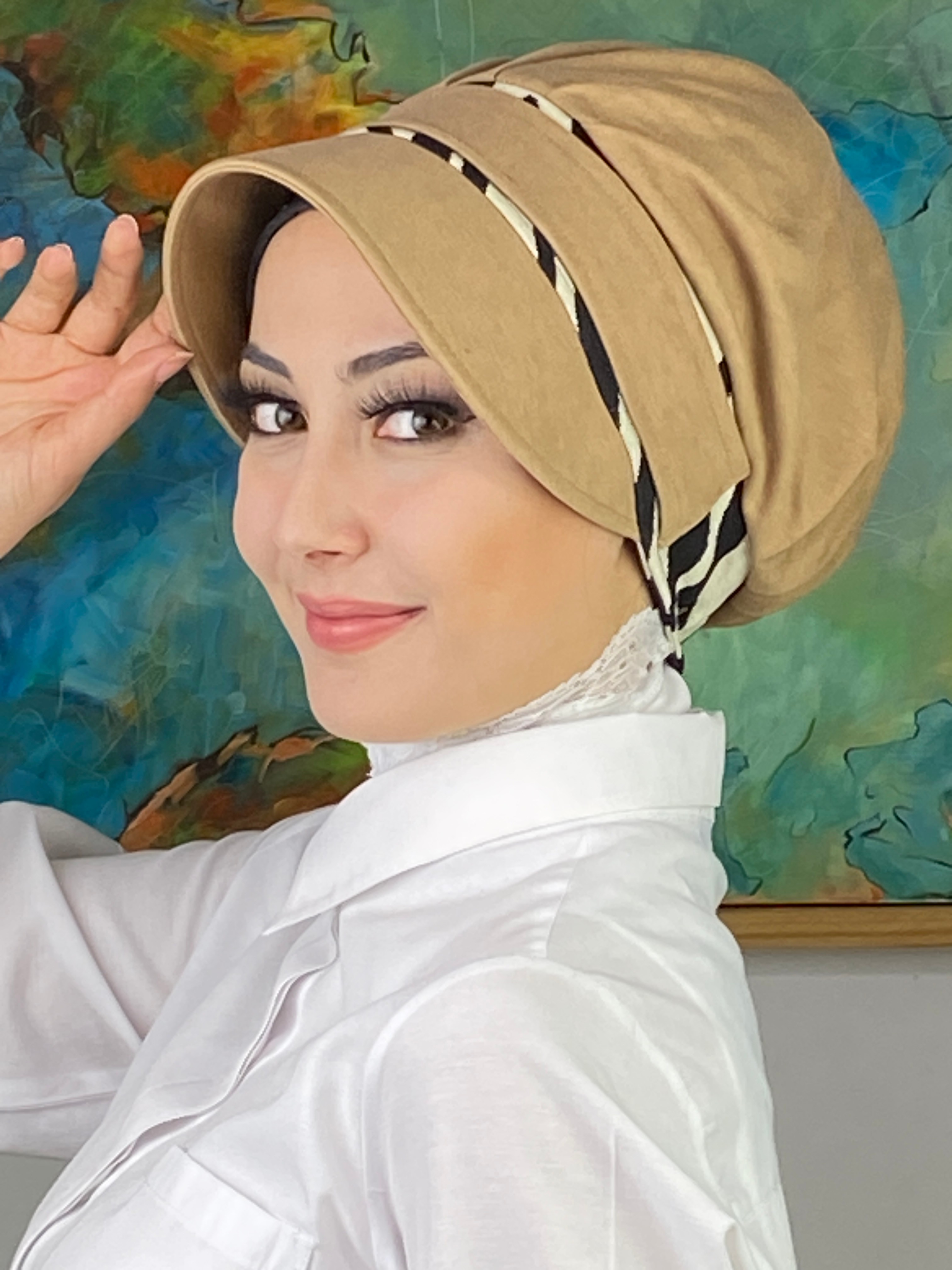 Nazlı Model Tokalı İri Krem Zebra Desenli Tesettür Şapka