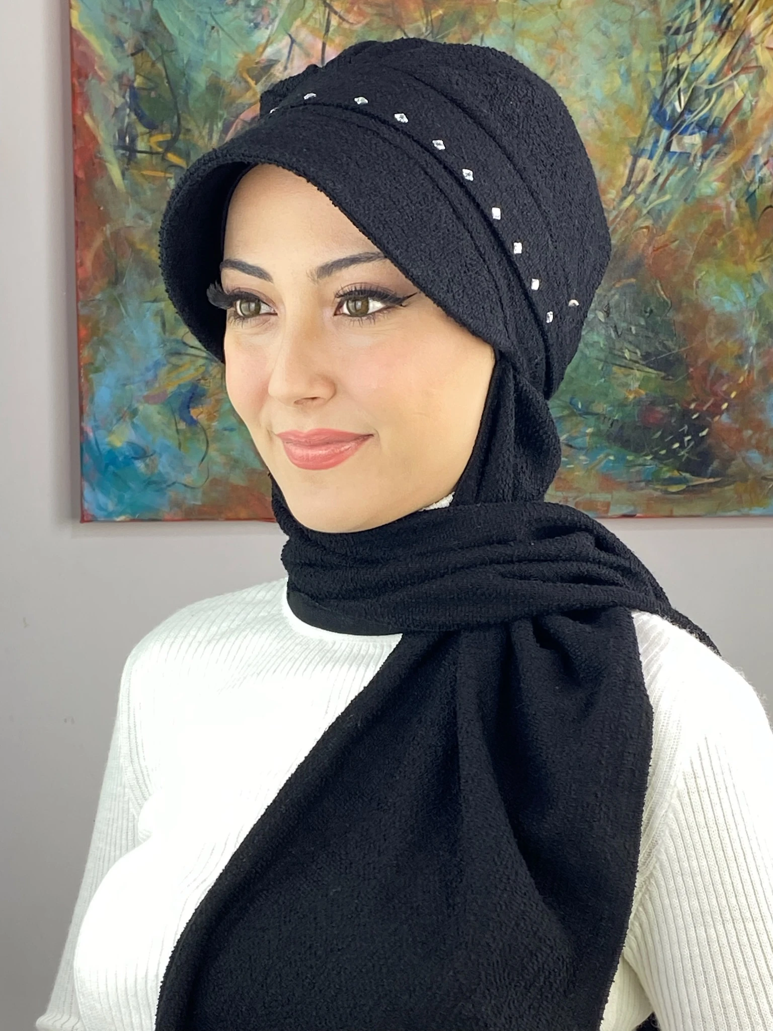 KARE TAŞ DETAYLI ŞAPKA