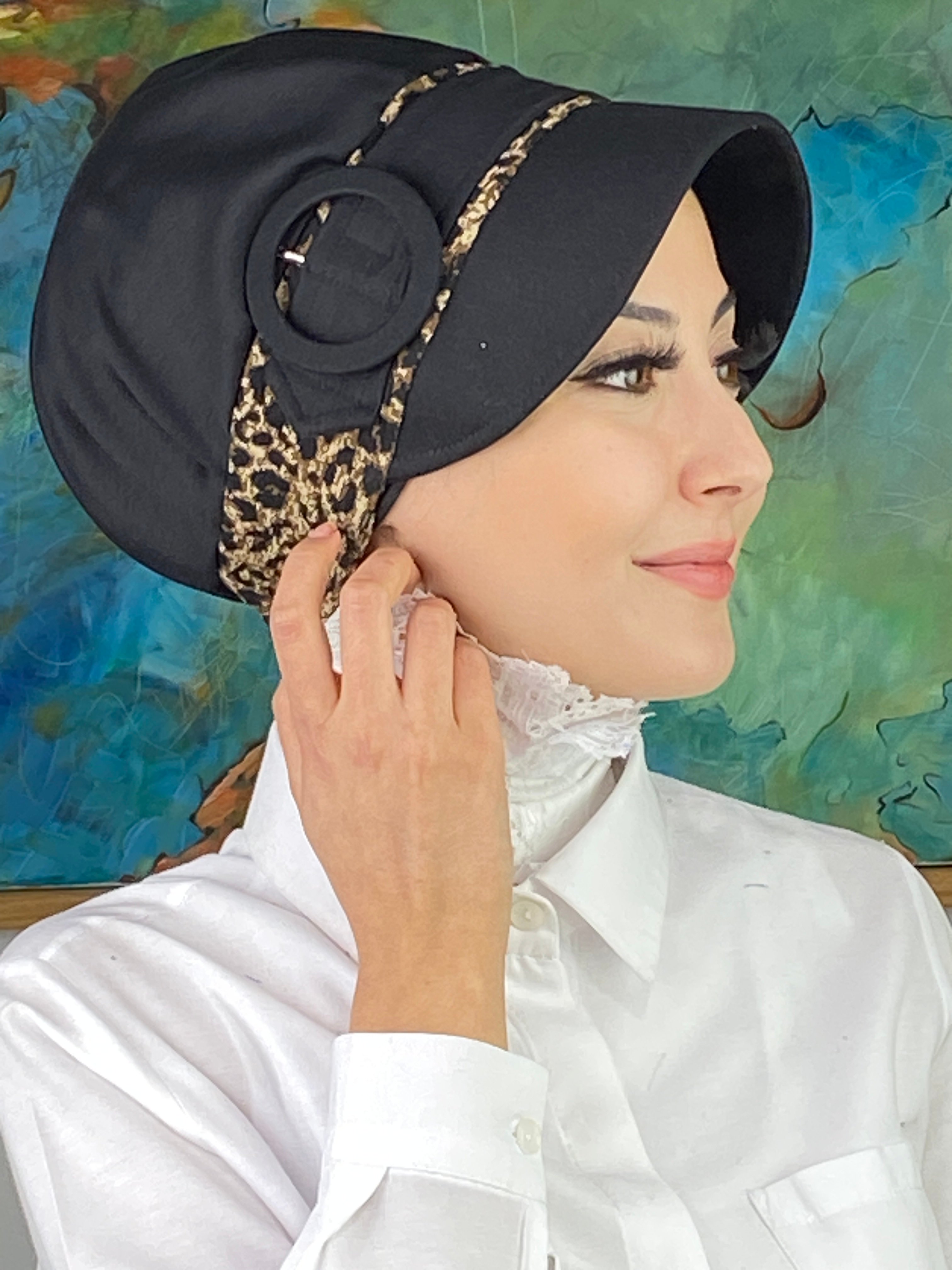 Nazlı Model Tokalı Kahverengi Leoparlı Tesettür Şapka