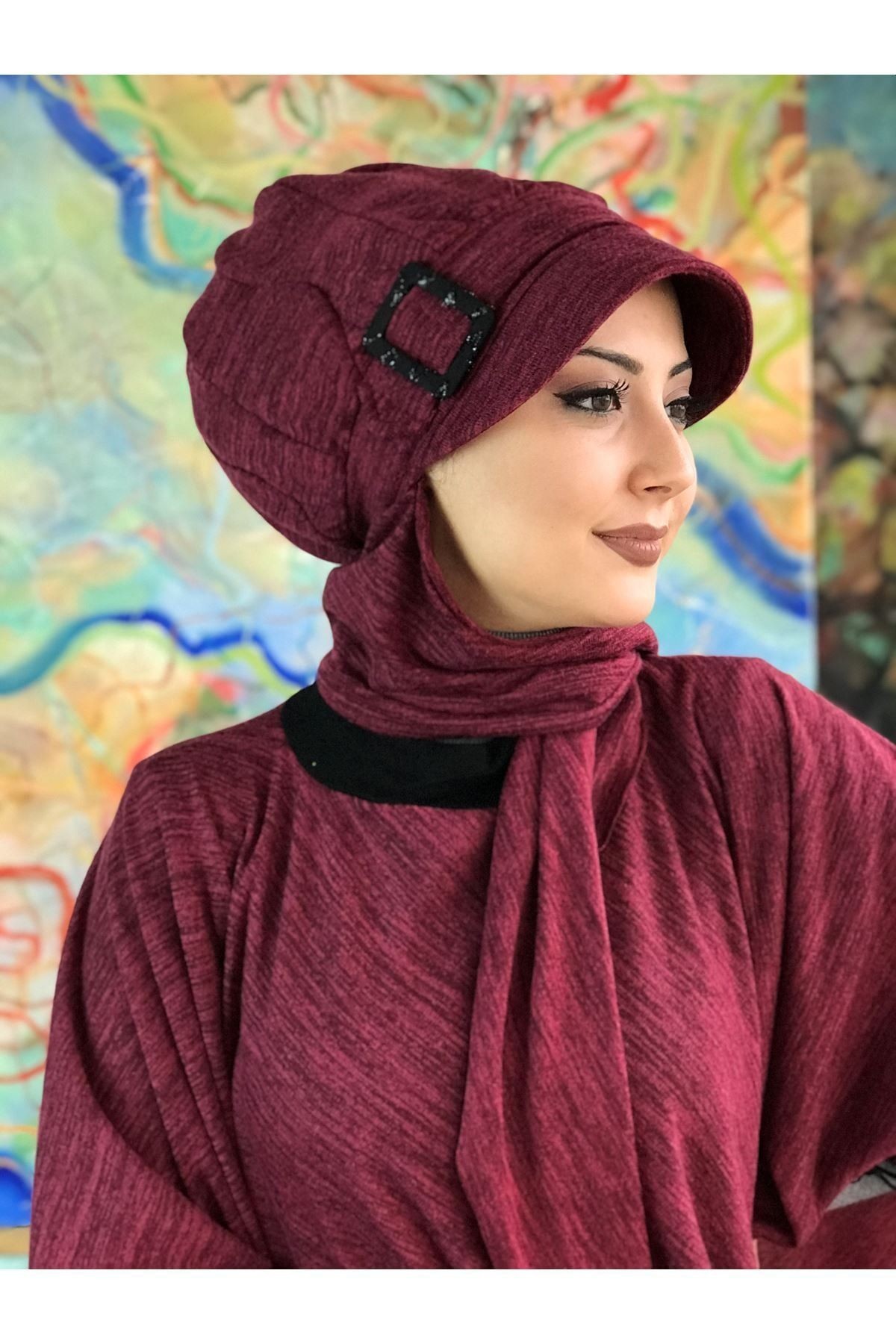 Vişne Renkli Tokalı Atkılı Şapka