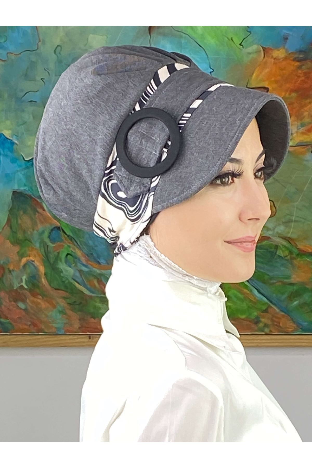 Nazlı Model Tokalı Siyah Krem Çizgili Zebra Desen Tesettür Koyu Gri Şapka