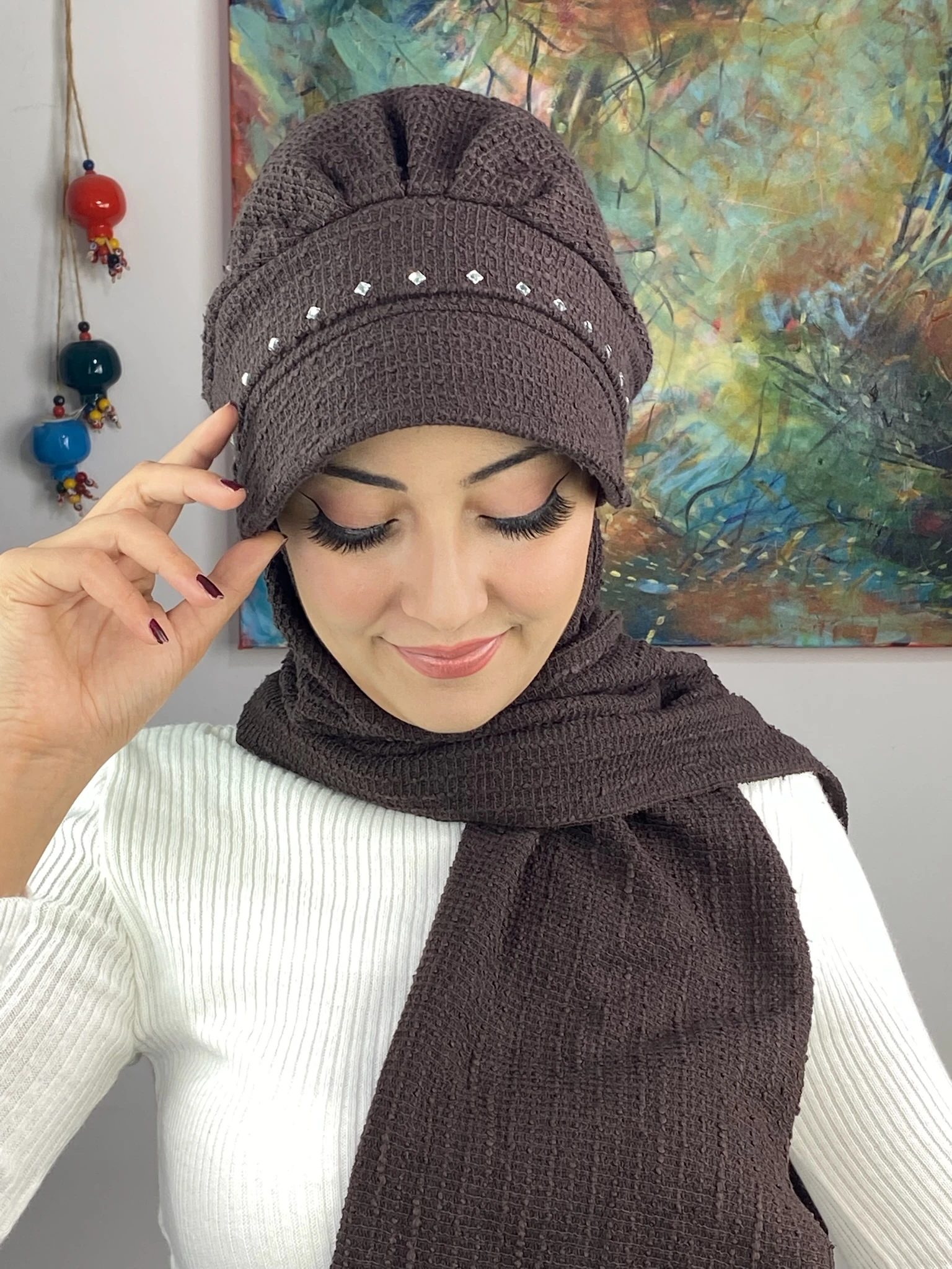 KARE TAŞ DETAYLI ŞAPKA