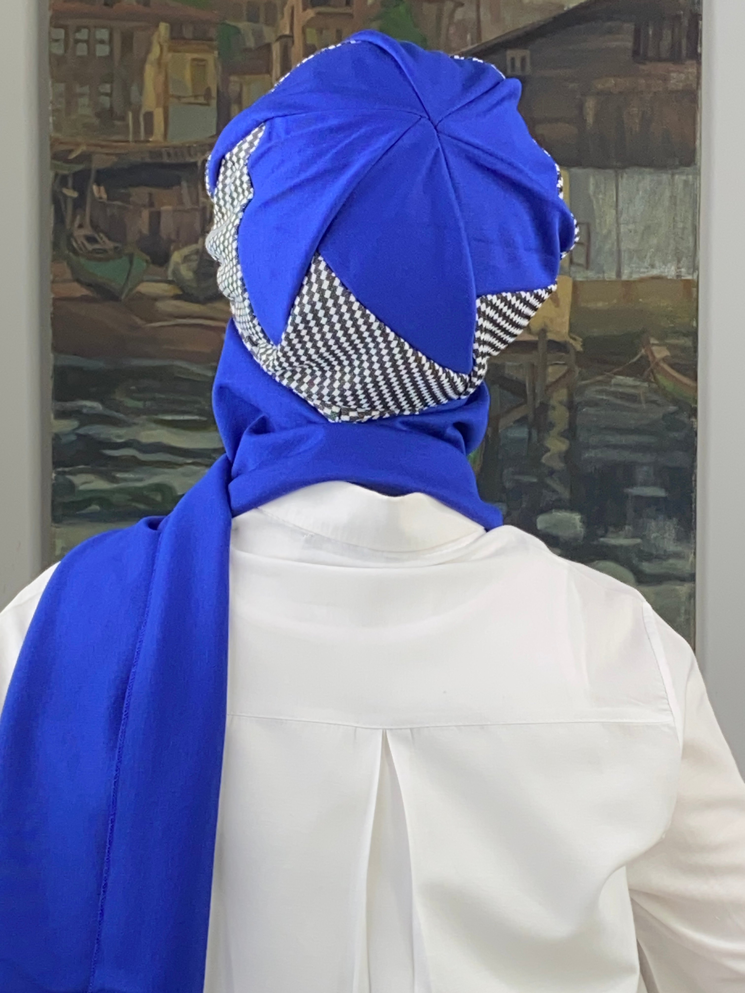Çarkıfelek Model Taşlı Kemerli Gri Beyaz Zigzag Desen Saks Mavi Atkılı Bere